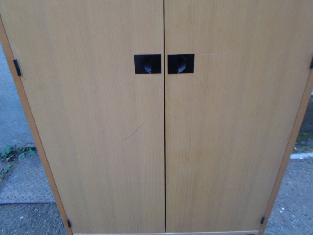 Walk-in wardrobe Paris vintage 1970