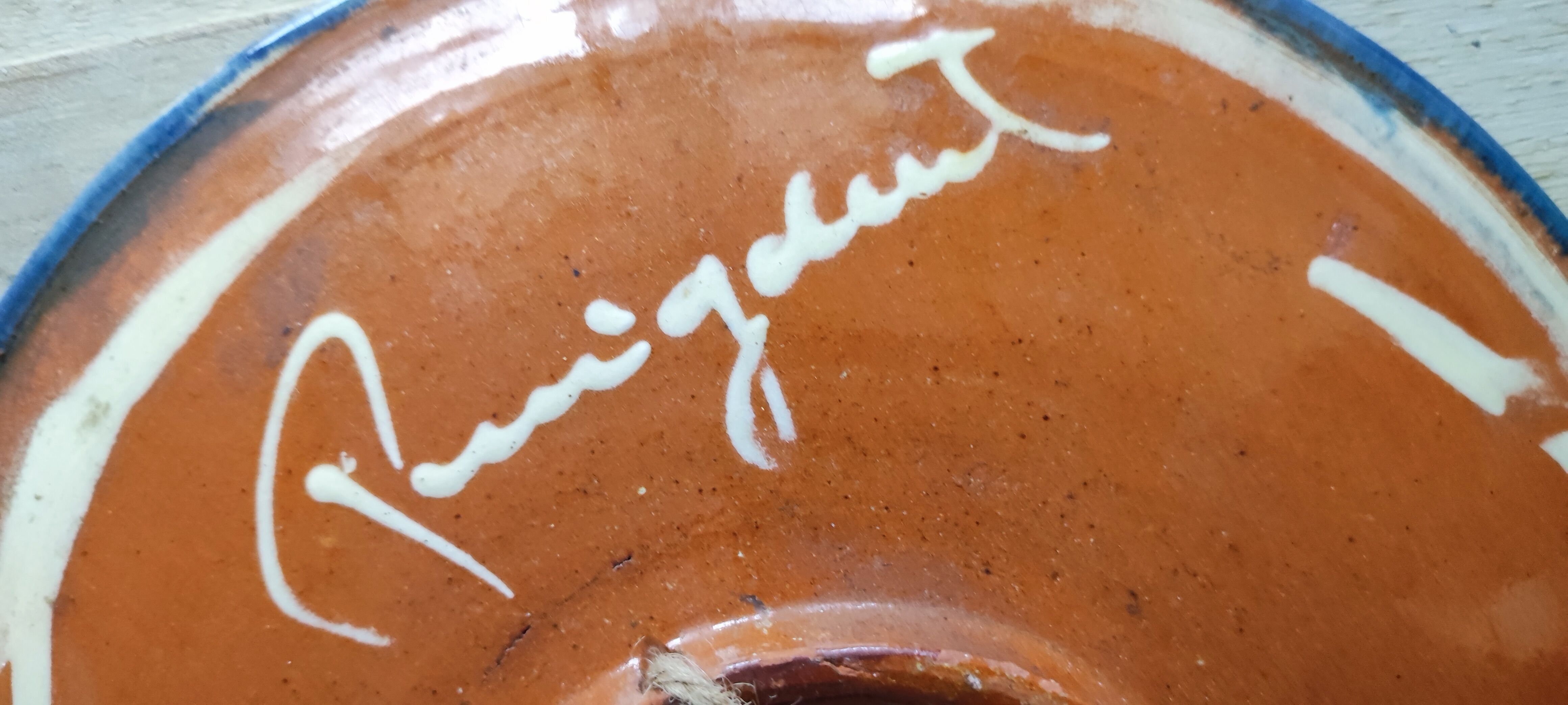 Puigdemont wall plate fish