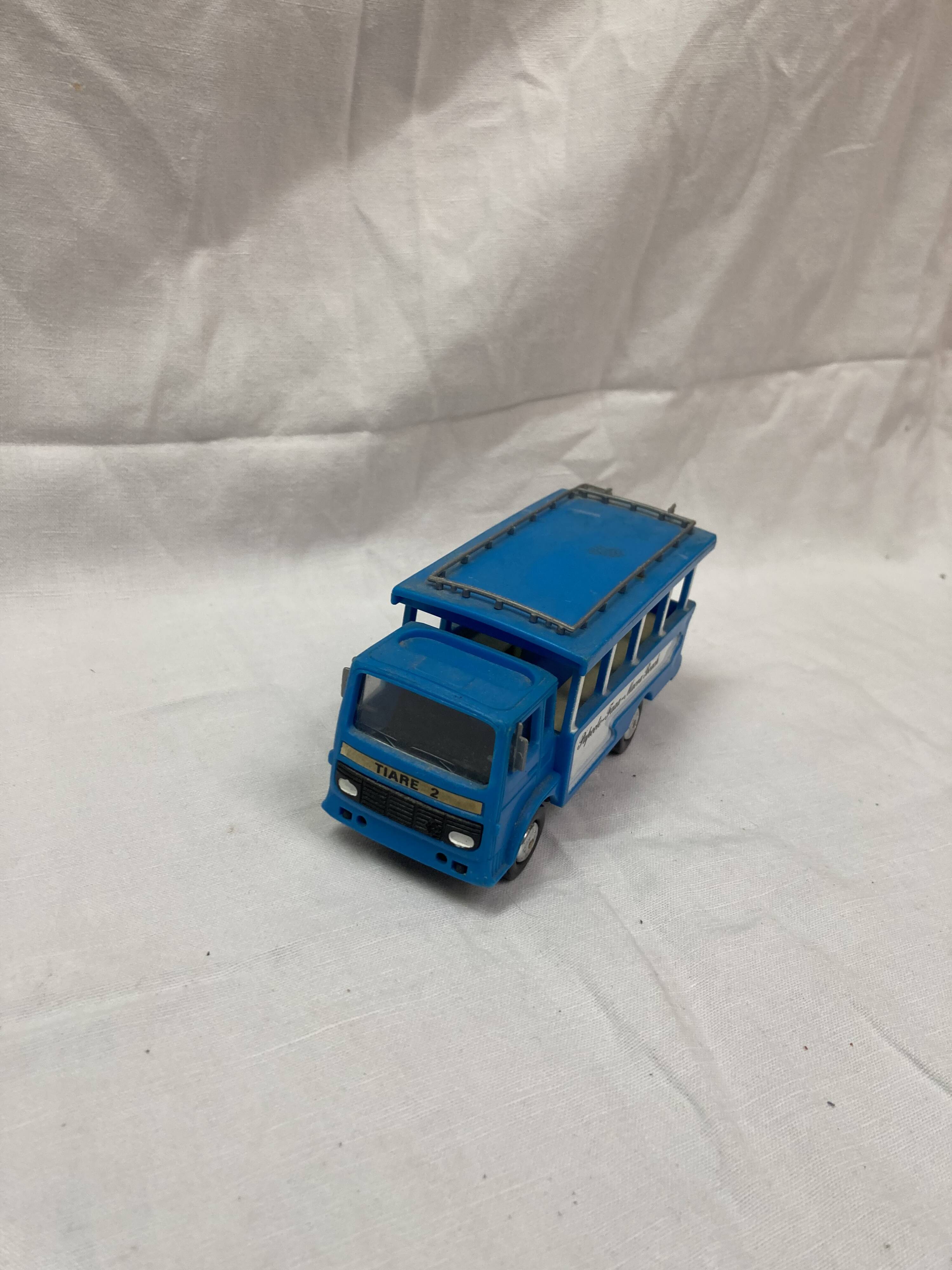 Miniaturized taxi 1980