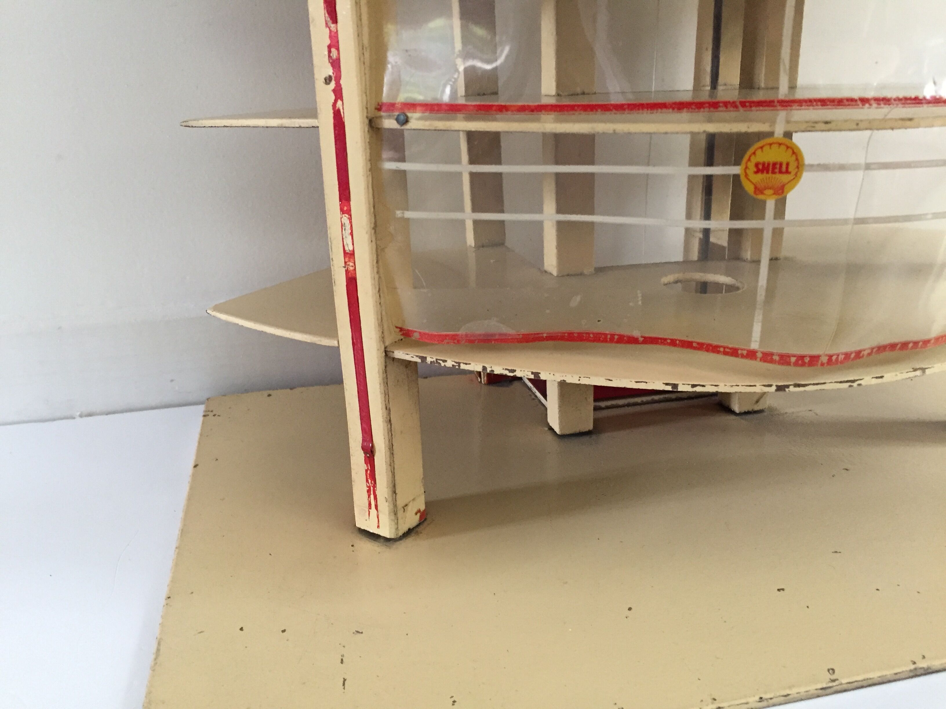 Garage vintage jouet car