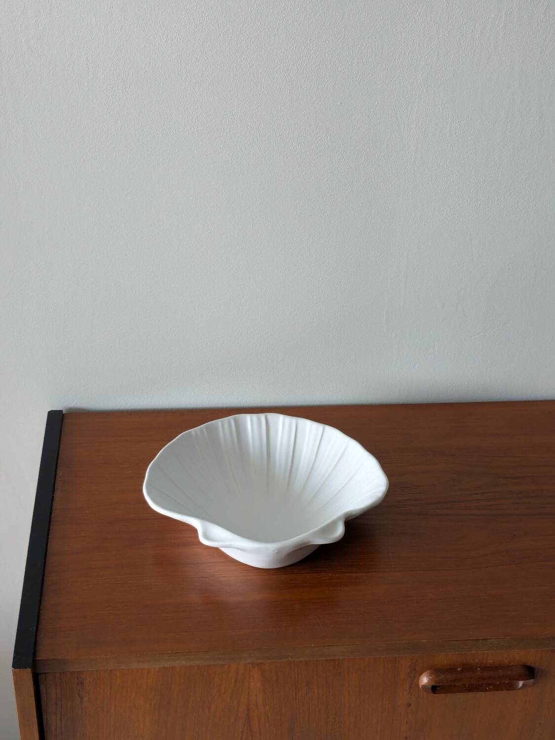 Émile Henry white shell dish