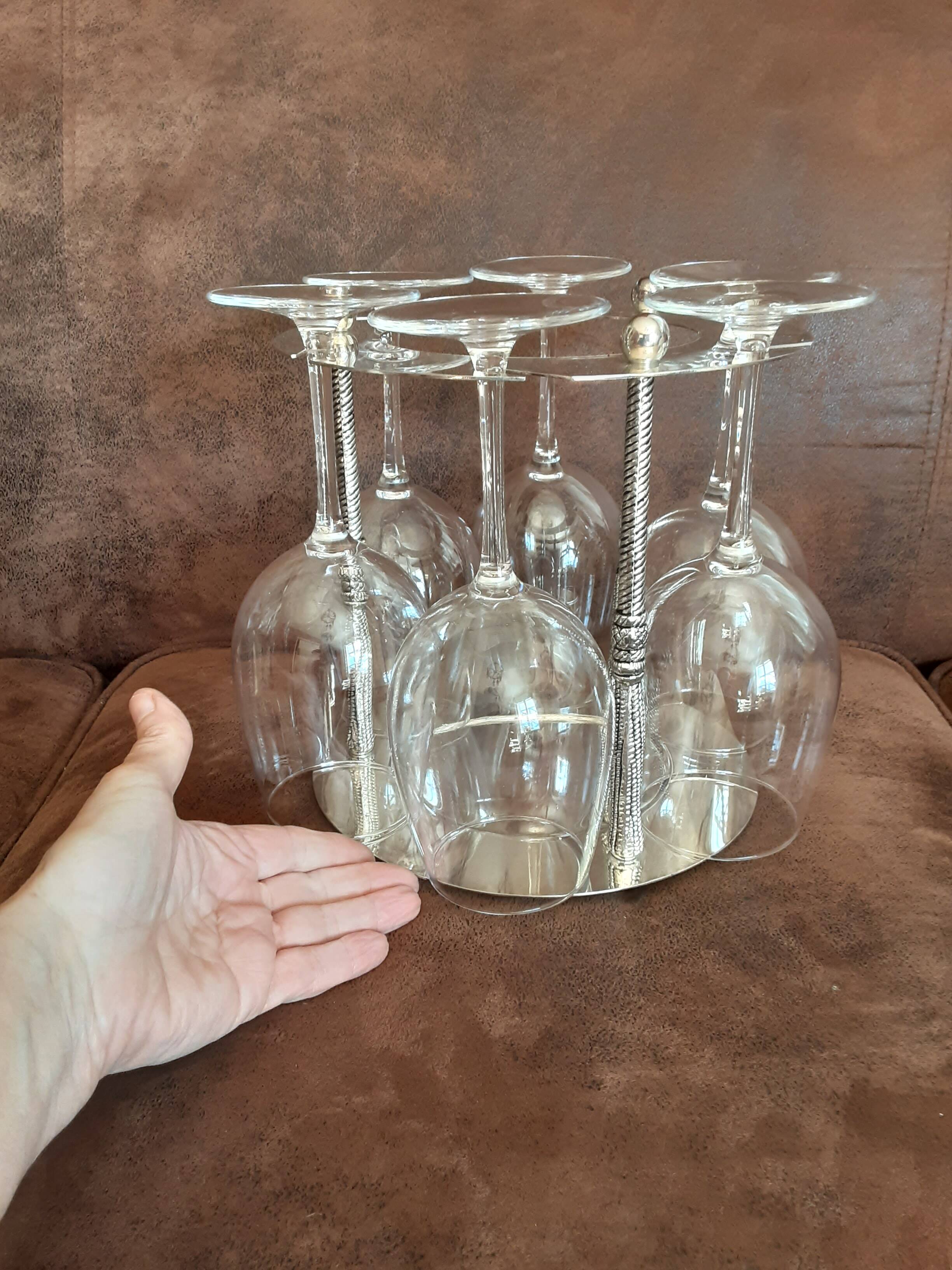 Metal support with crystal stem glasses