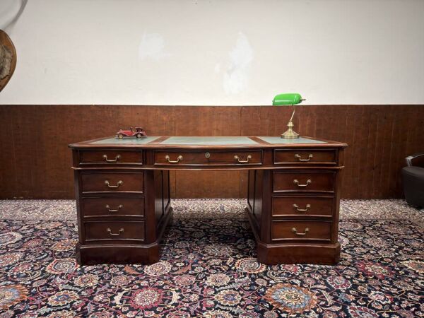 Bureau partenaire Chesterfield anglais classique