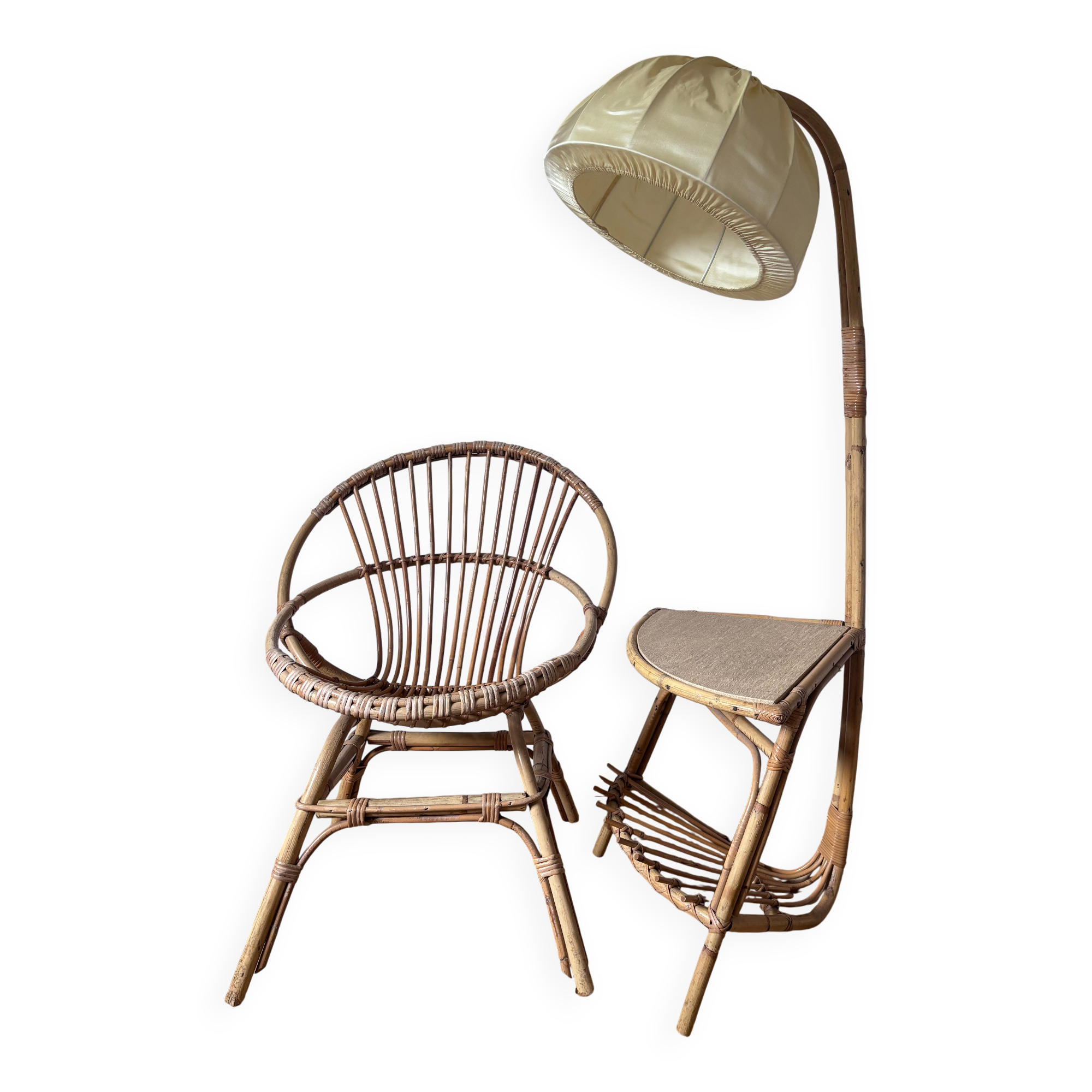 Armchair set and its rattan light fixture.
