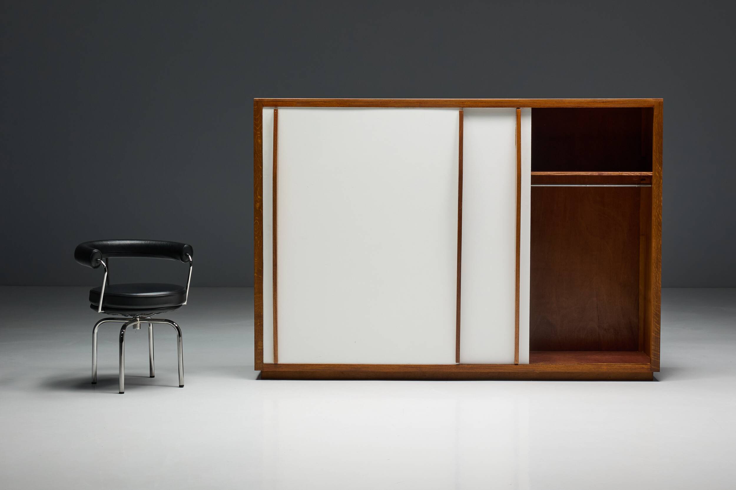 Élément de rangement par Charlotte Perriand & Atelier Jean Prouvé, France, années 1950.