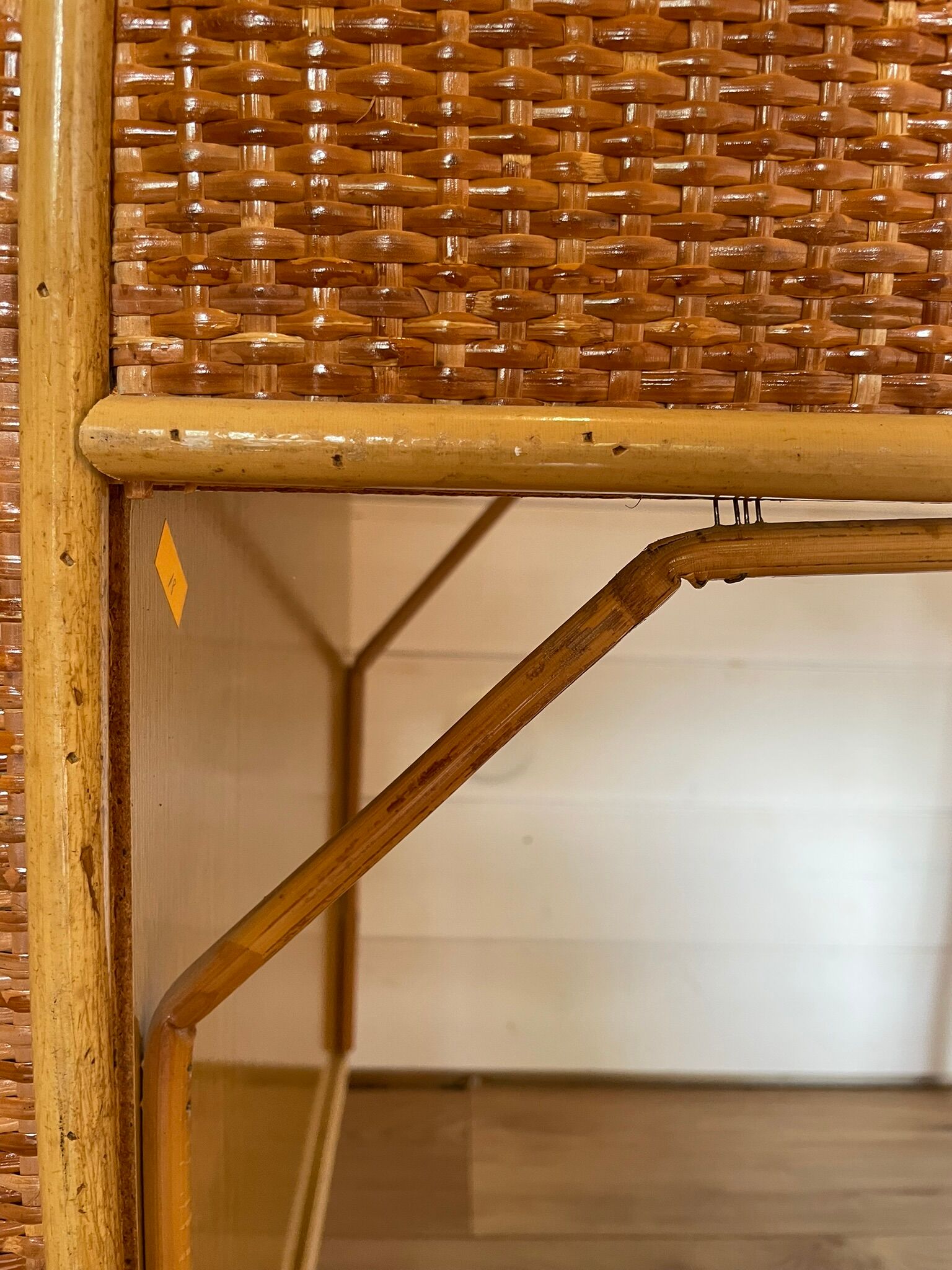 Vintage rattan and woven wicker desk with 4 drawers – Centrepiece – Style