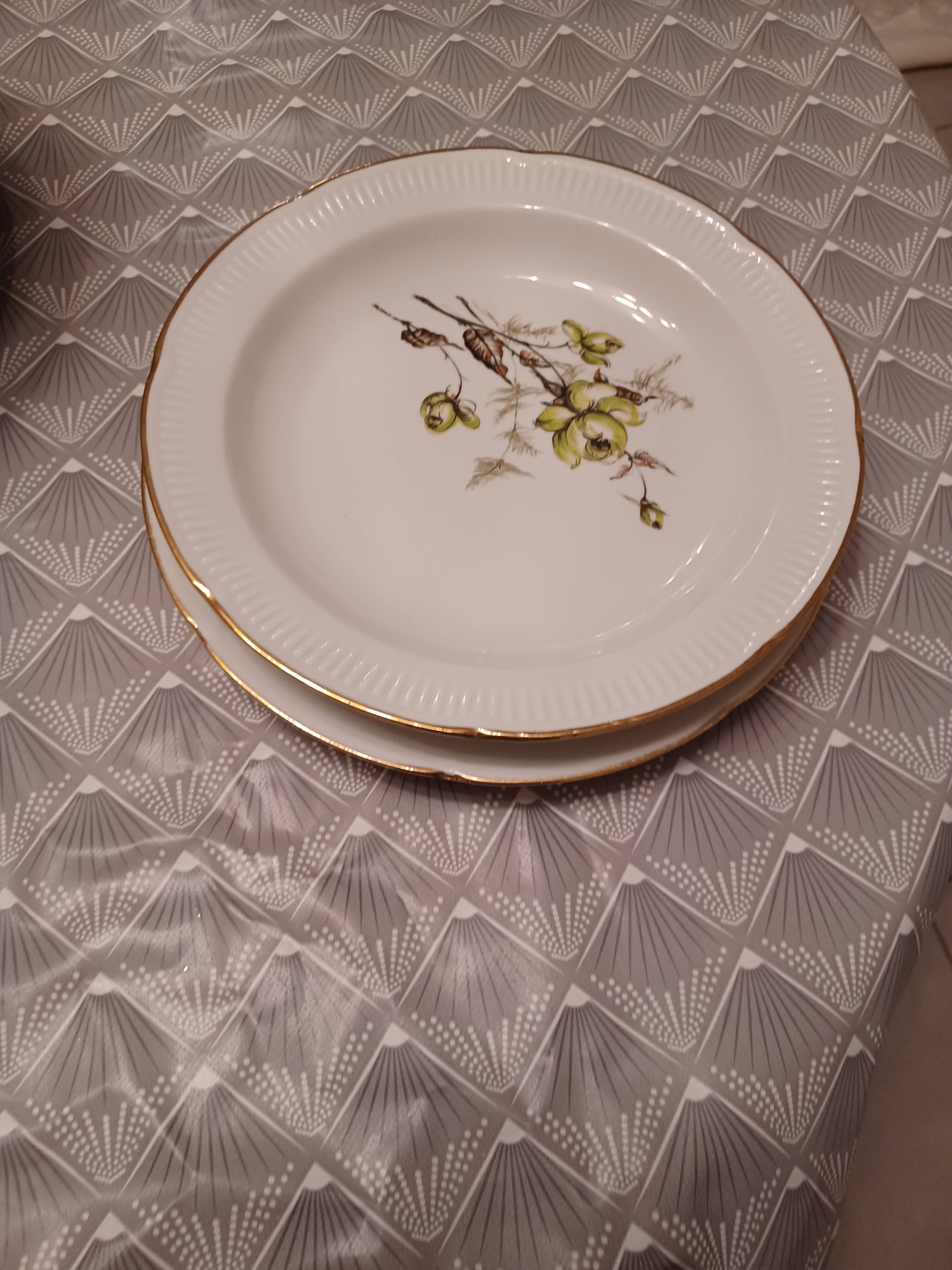 Service de table en porcelaine de Vierzon