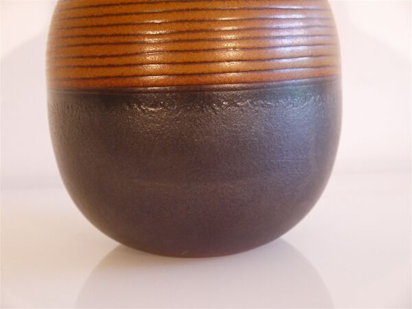 Vase vintage boule en ceramique de Joan Carillo 1970