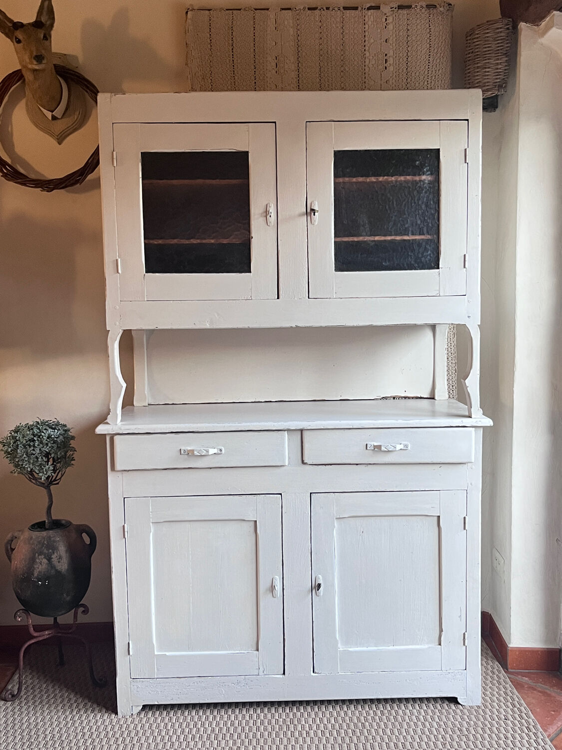 Double glass body buffet