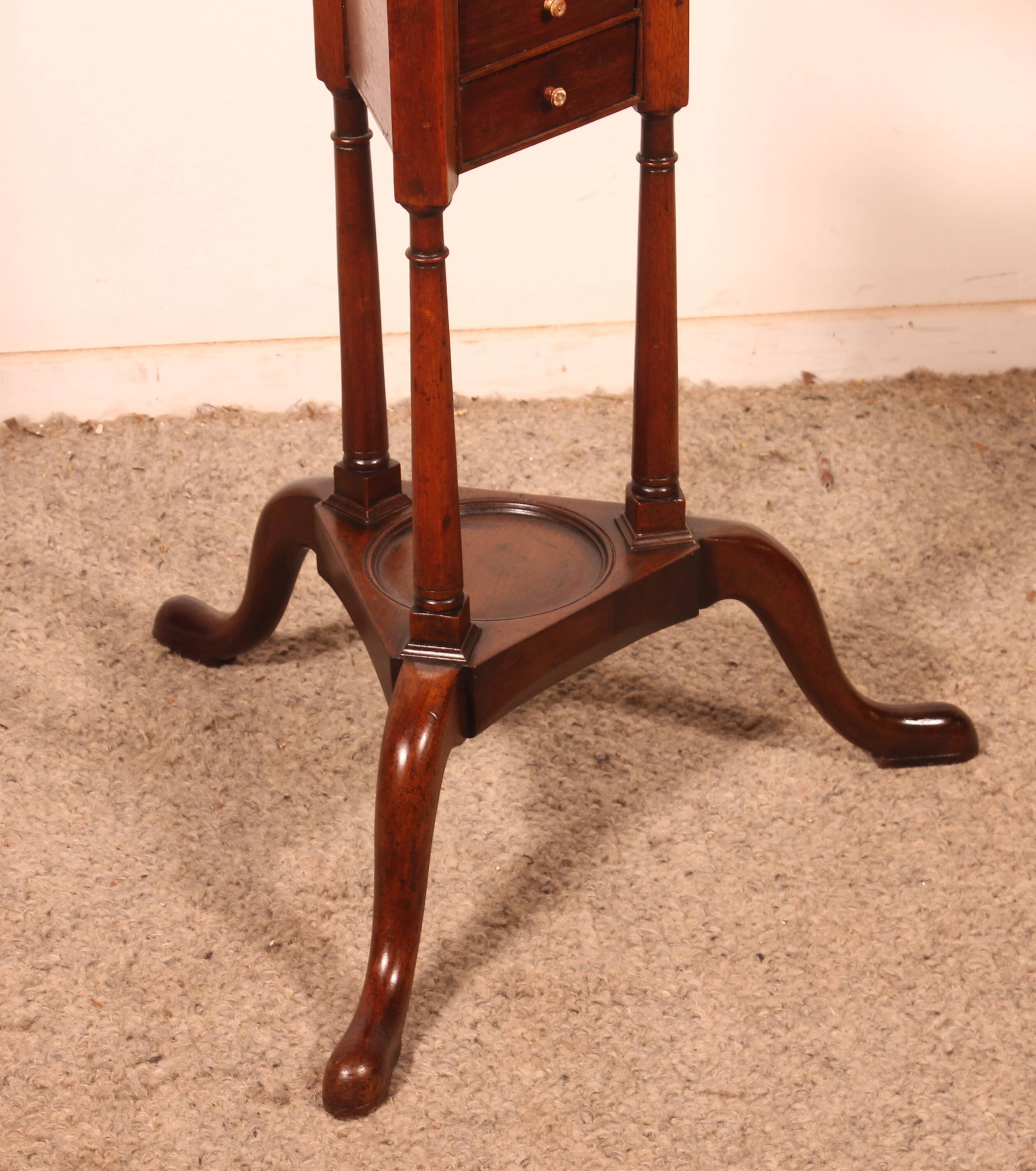 18th century mahogany barber's or pocket emptier