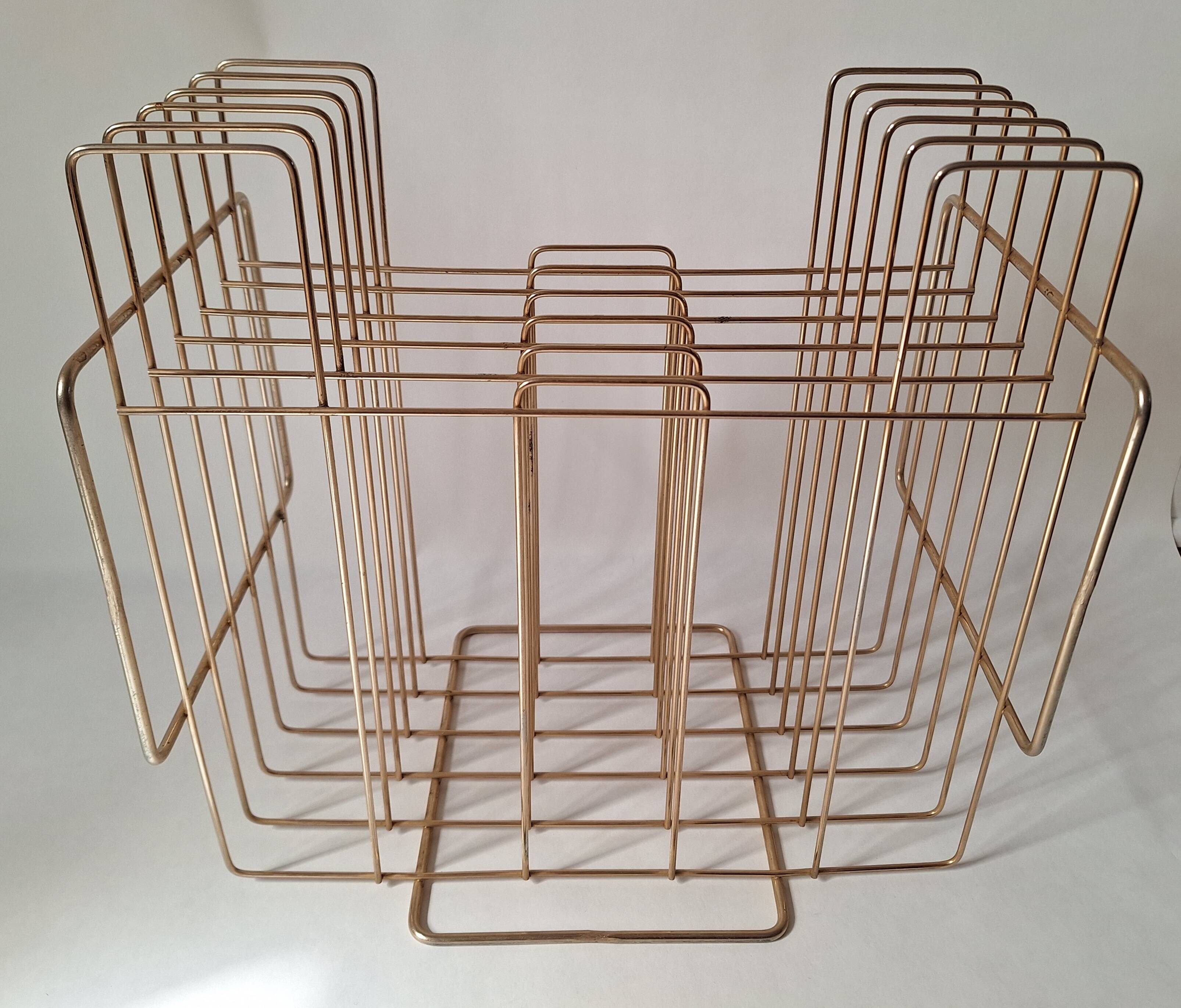 Vinyl record holder / magazine holder