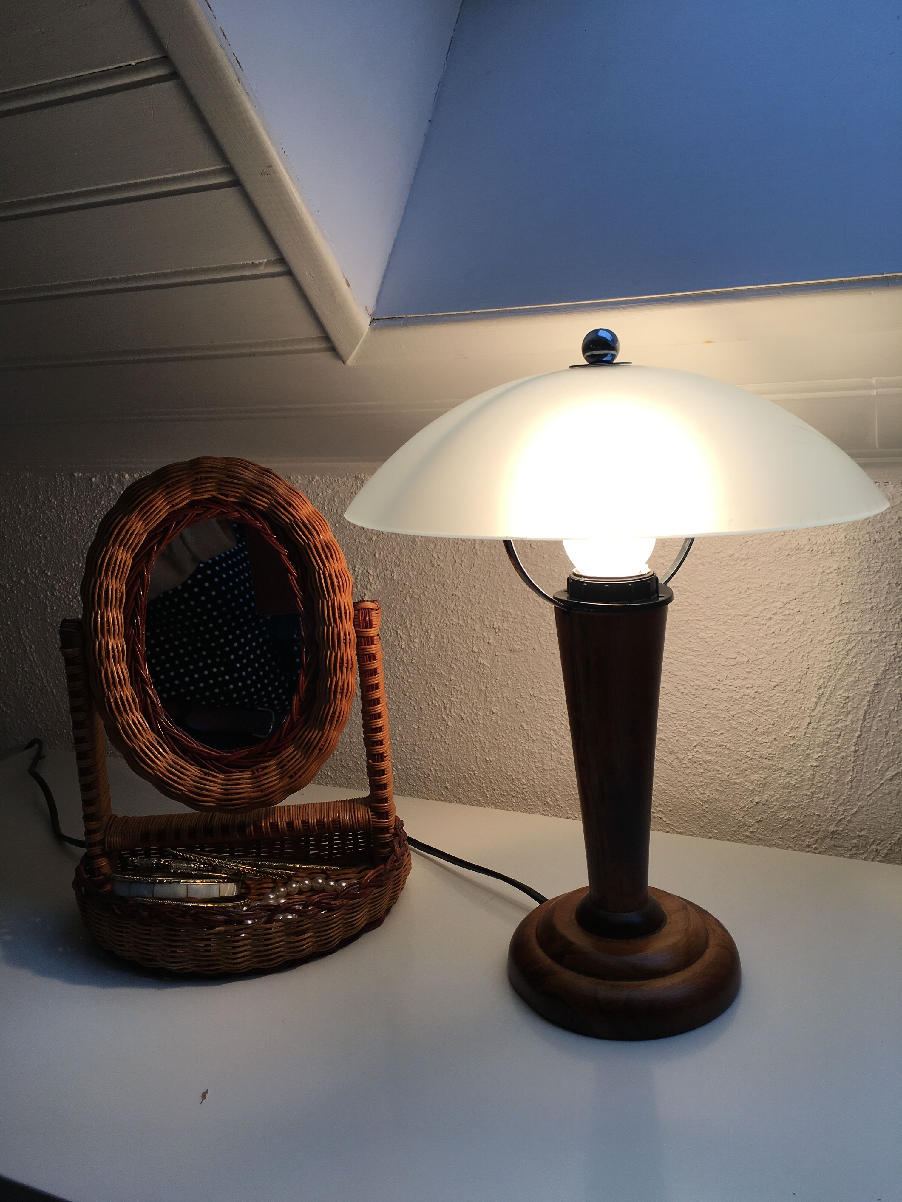 Frosted glass mushroom lamp
