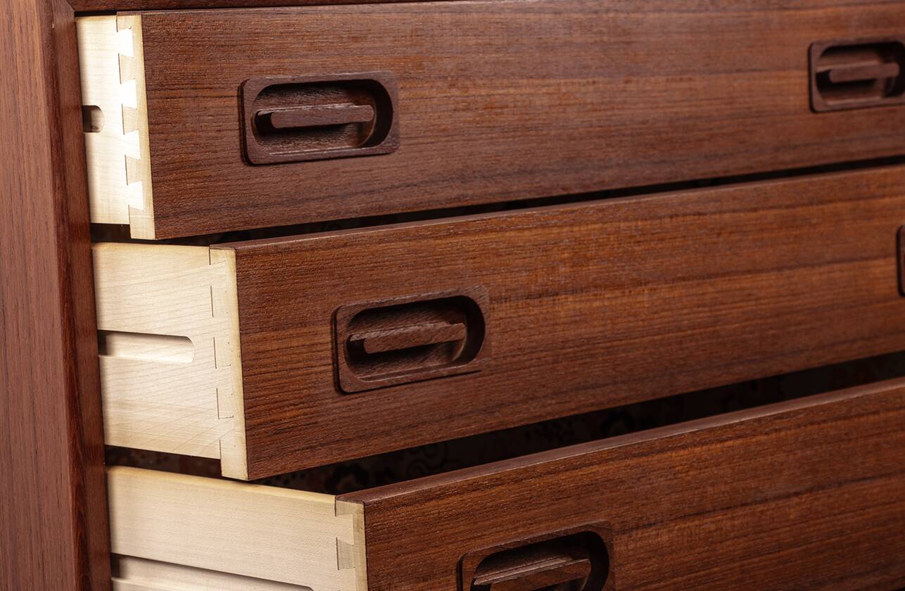 Large double chest of drawers, Danish in teak, 8 drawers, by Dyrlund 1960.