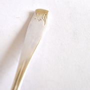 Cuillère à sucre vintage en métal argenté Gulden Alsace, décor coquille