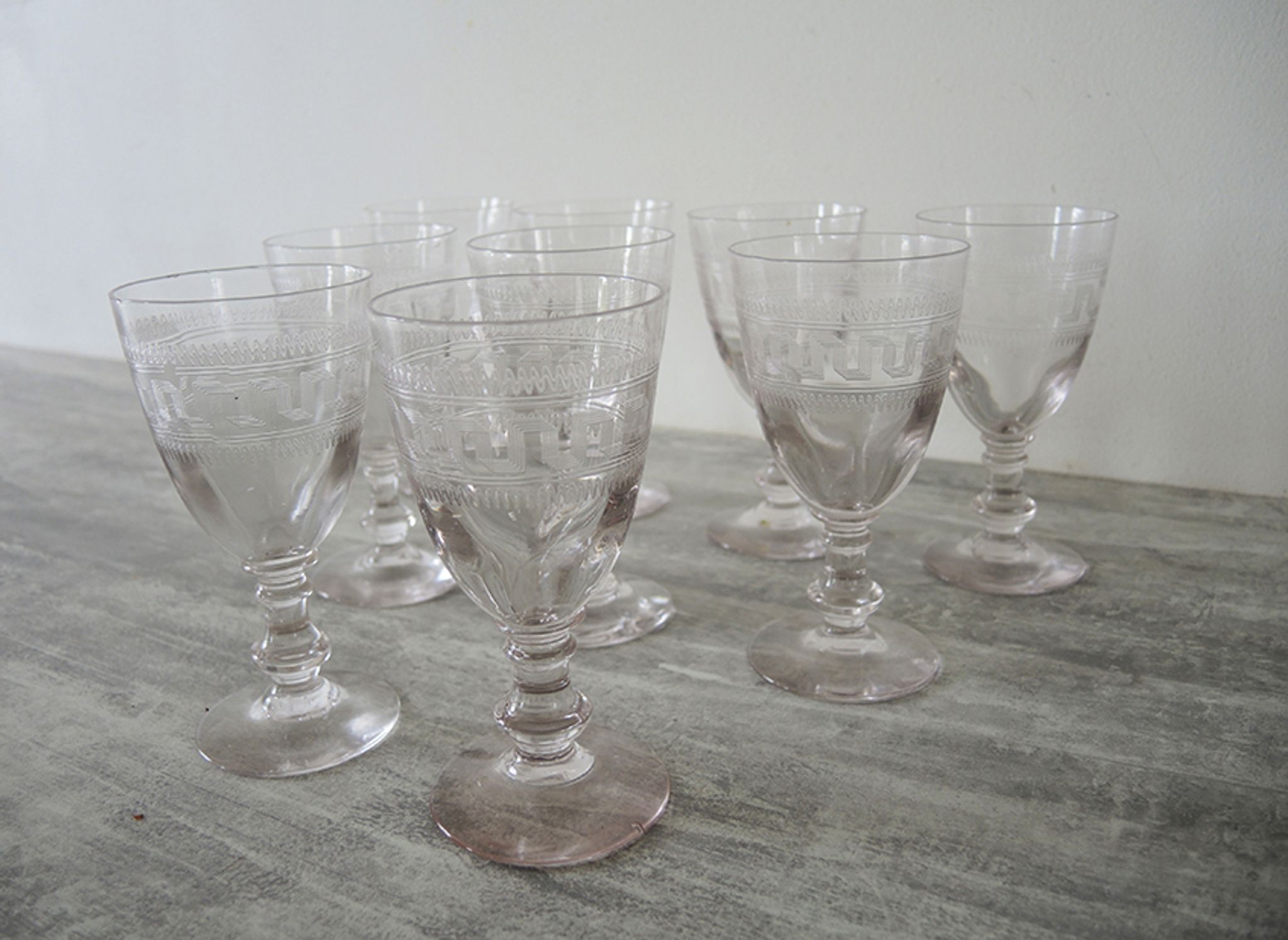 9 anciens verres à porto en verre style art déco