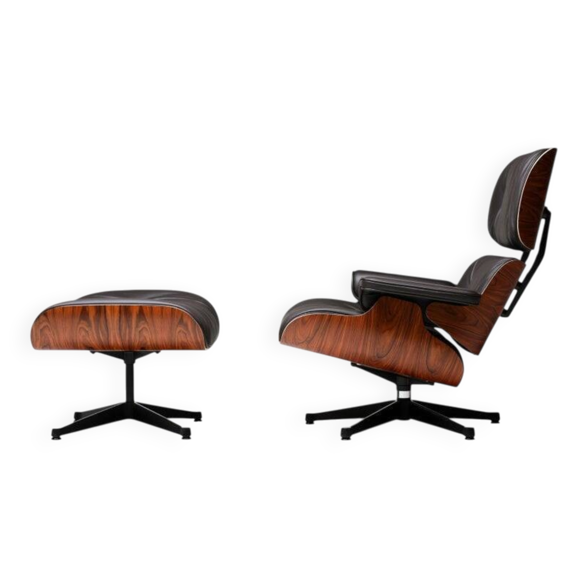 Fauteuil Eames XL et repose-pieds en palissandre de Santos avec cuir chocolat.