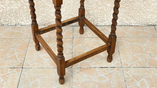 Side table in the countryside style in turned wood