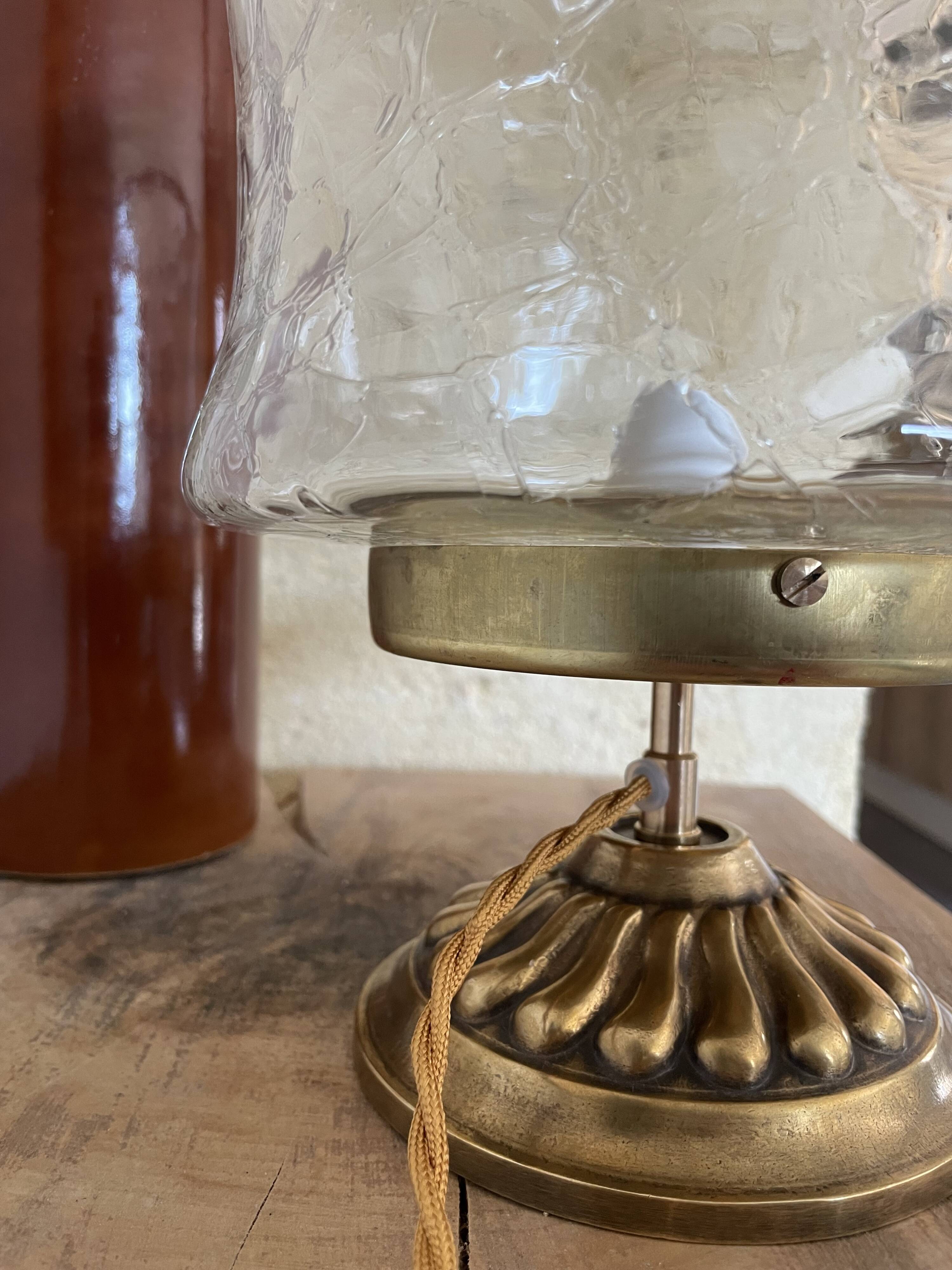 Table lamp in cracked glass and vintage gilded brass base