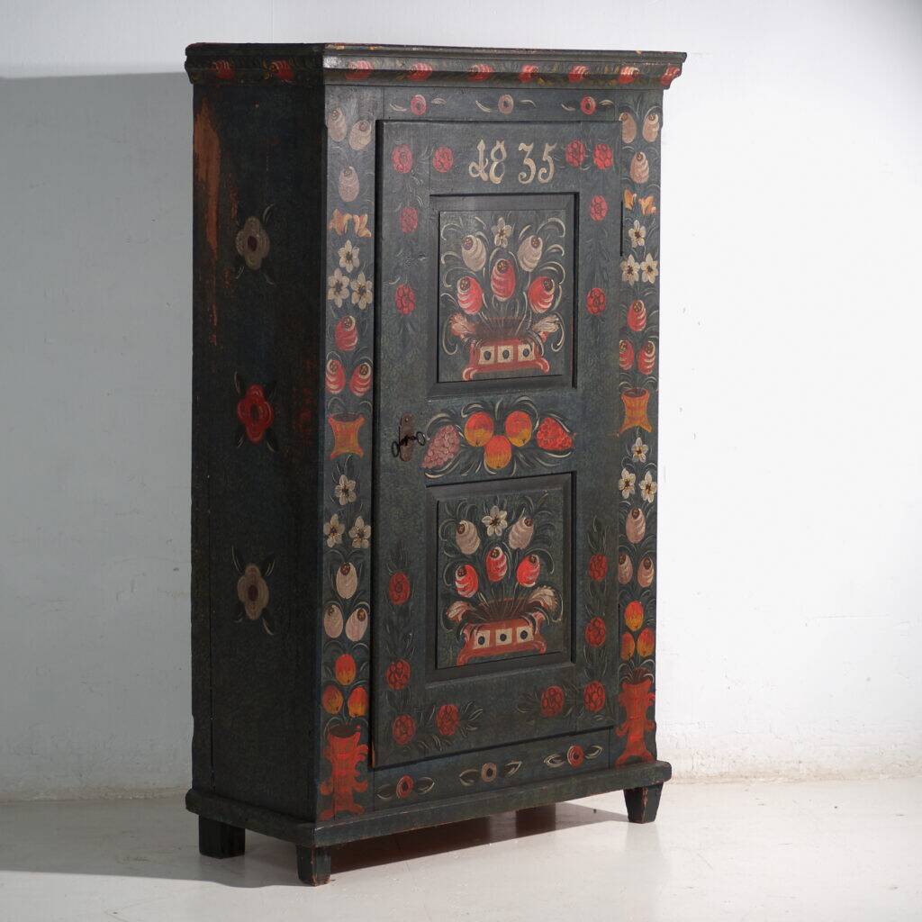 Antique painted pine wardrobe – Austro-Hungarian Empire, Year 1835