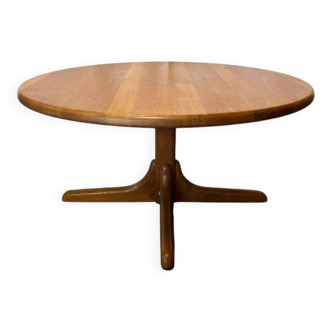 Scandinavian coffee table in solid teak from the 1970s.