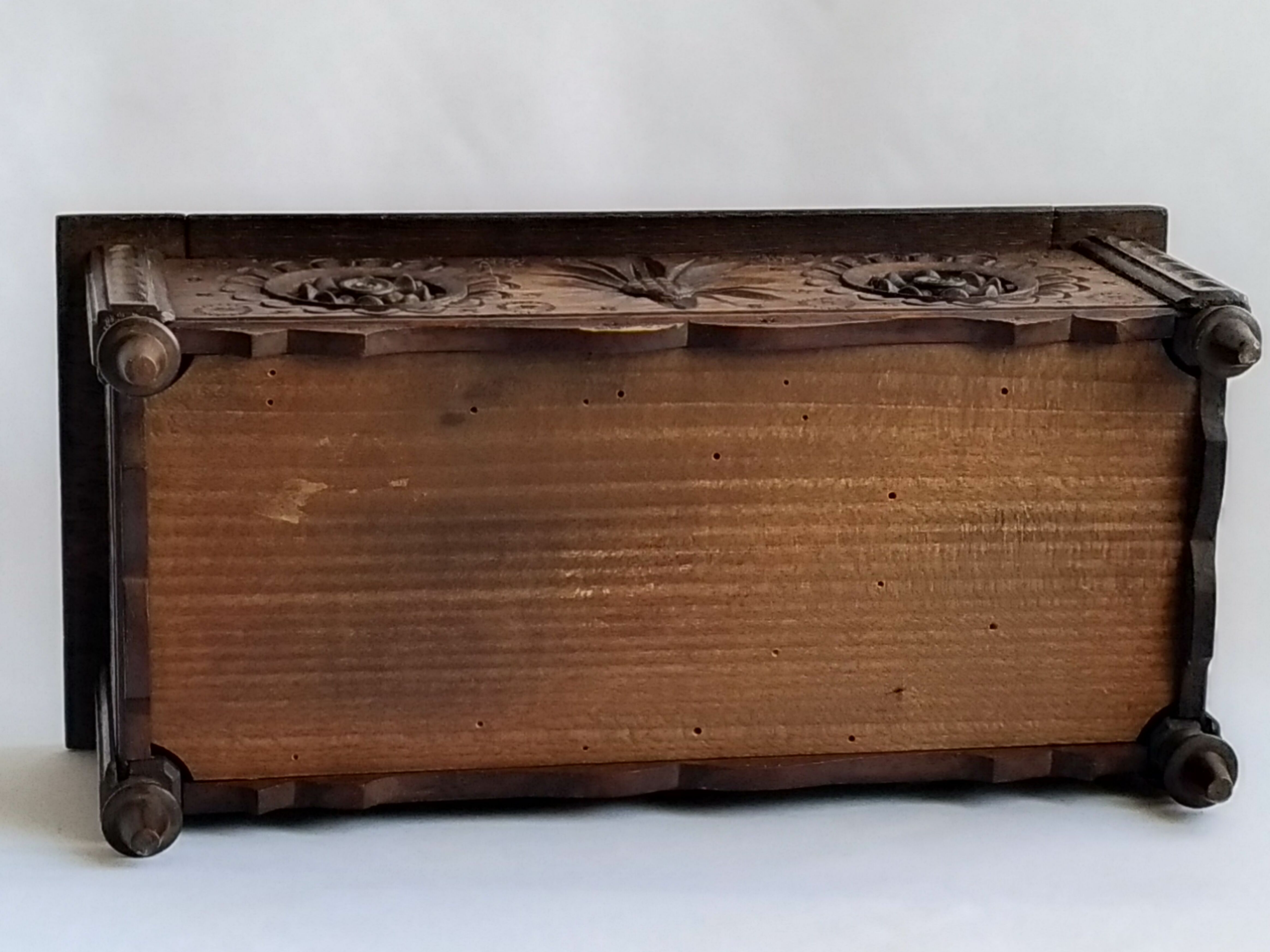 Carved wooden box - 20th