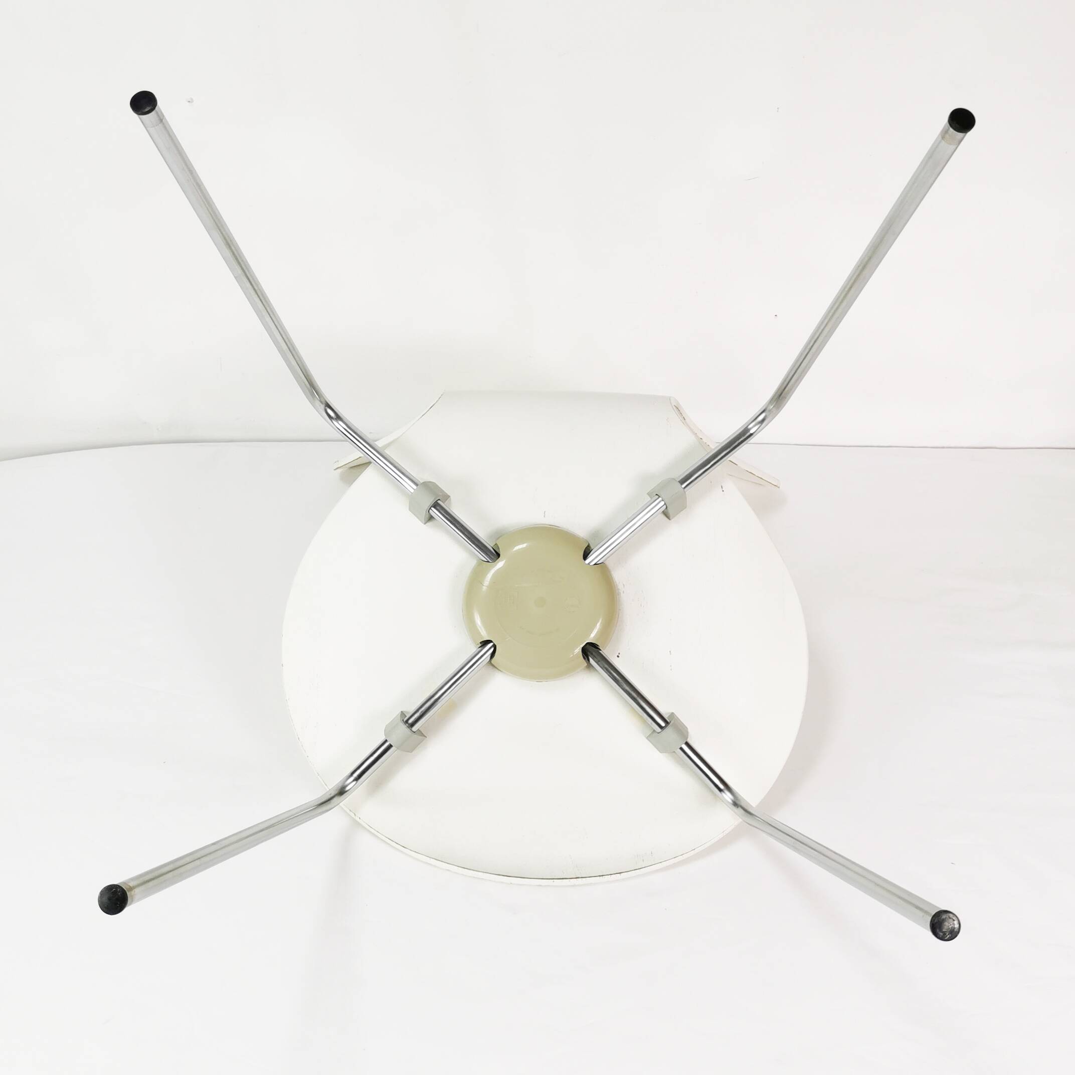 Designer chair, butterfly model 3107, Fritz Hansen, designed by A. Jacobsen