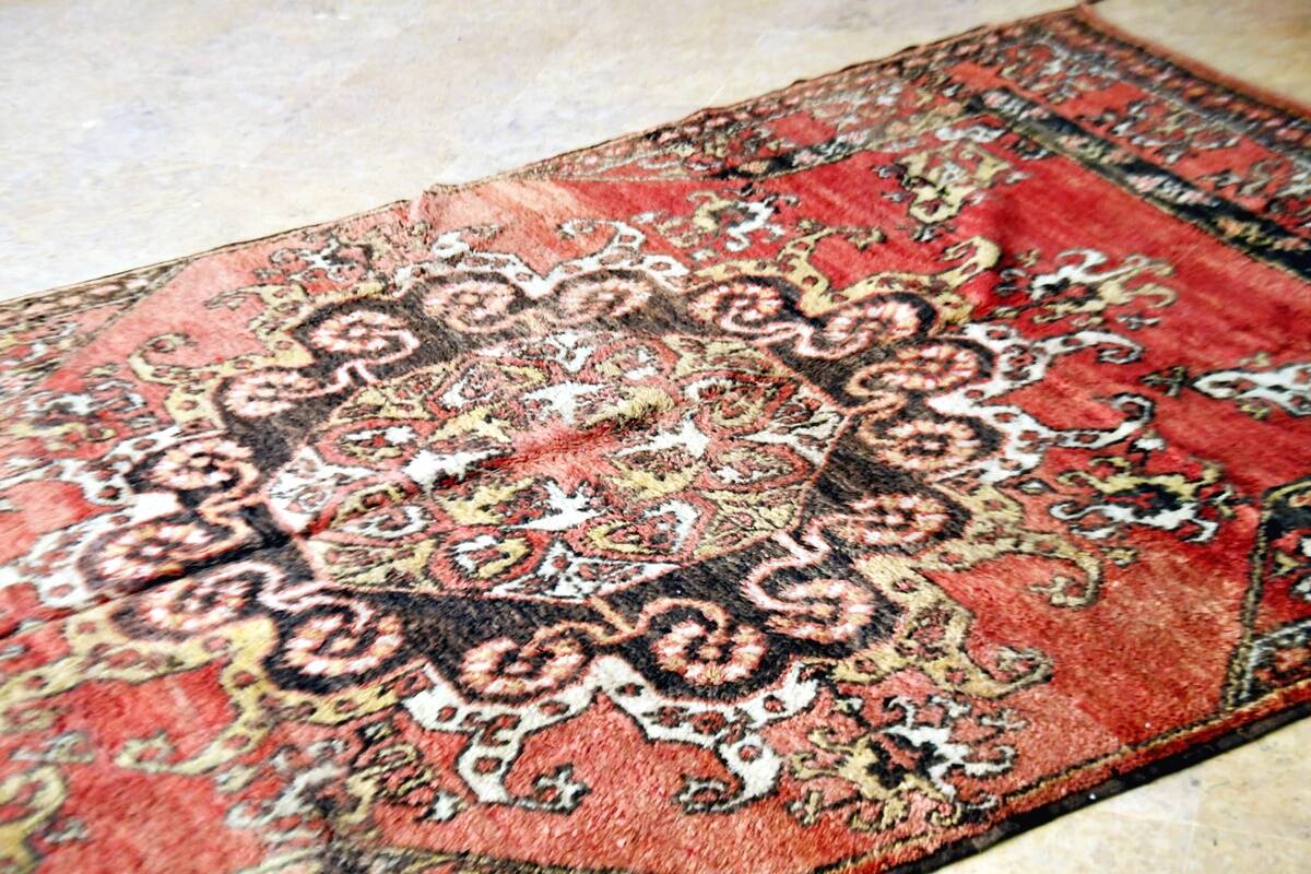 Moroccan Berber rug Boujaad vintage 250 x 160 cm Excellent condition