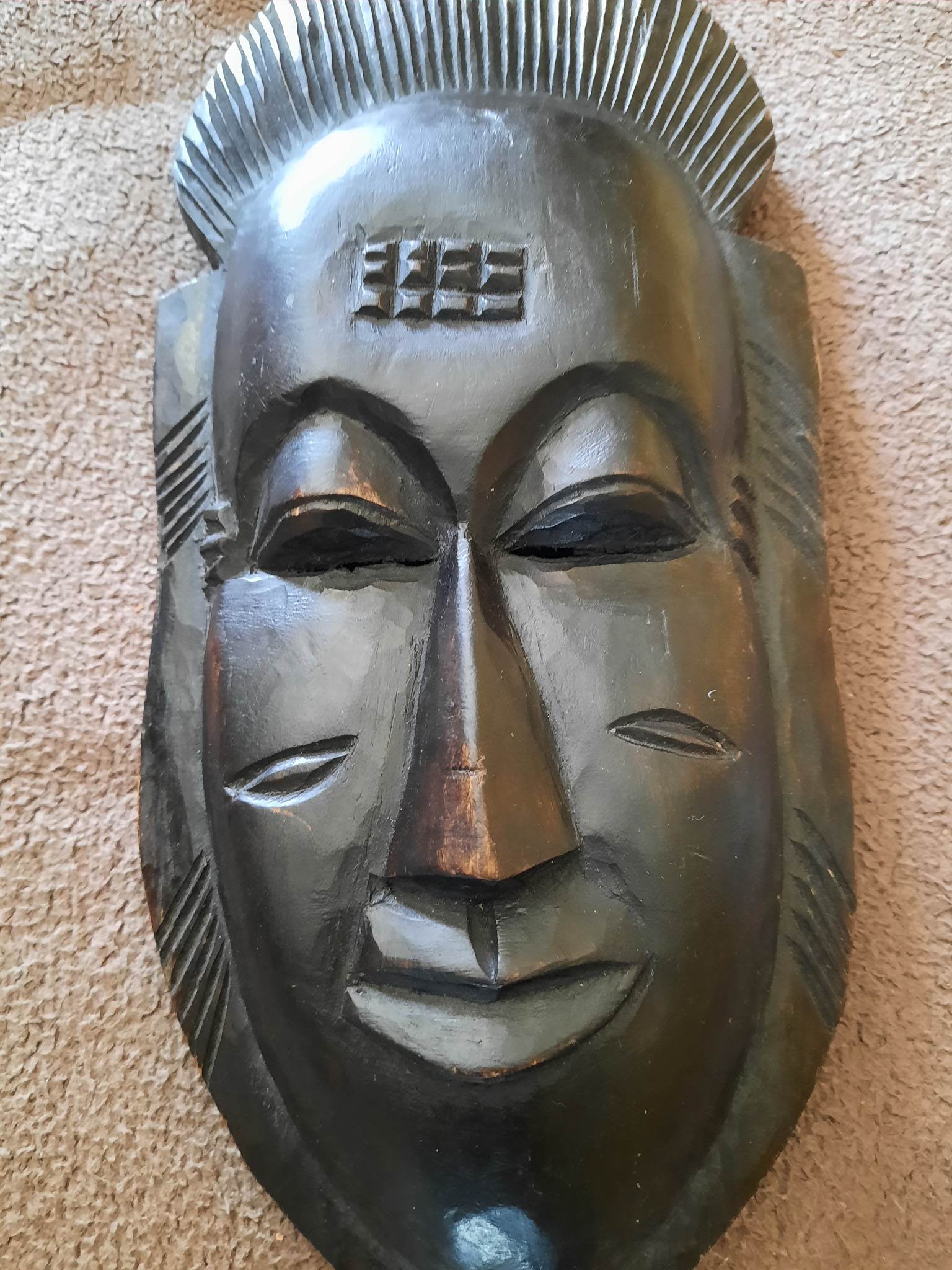 Masque tribal en bois