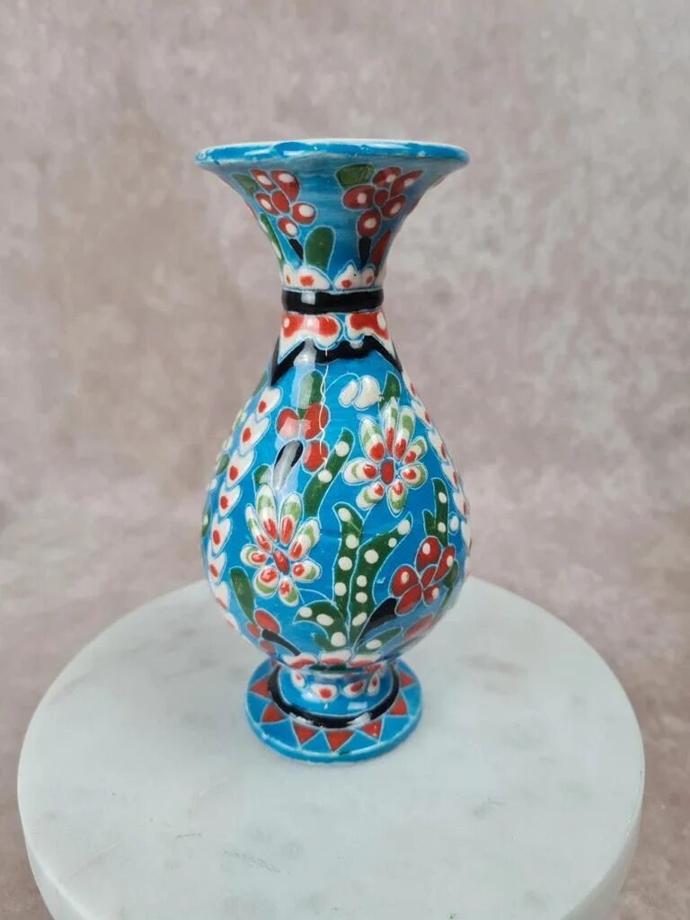 Hand-painted ceramic vase, oriental style.