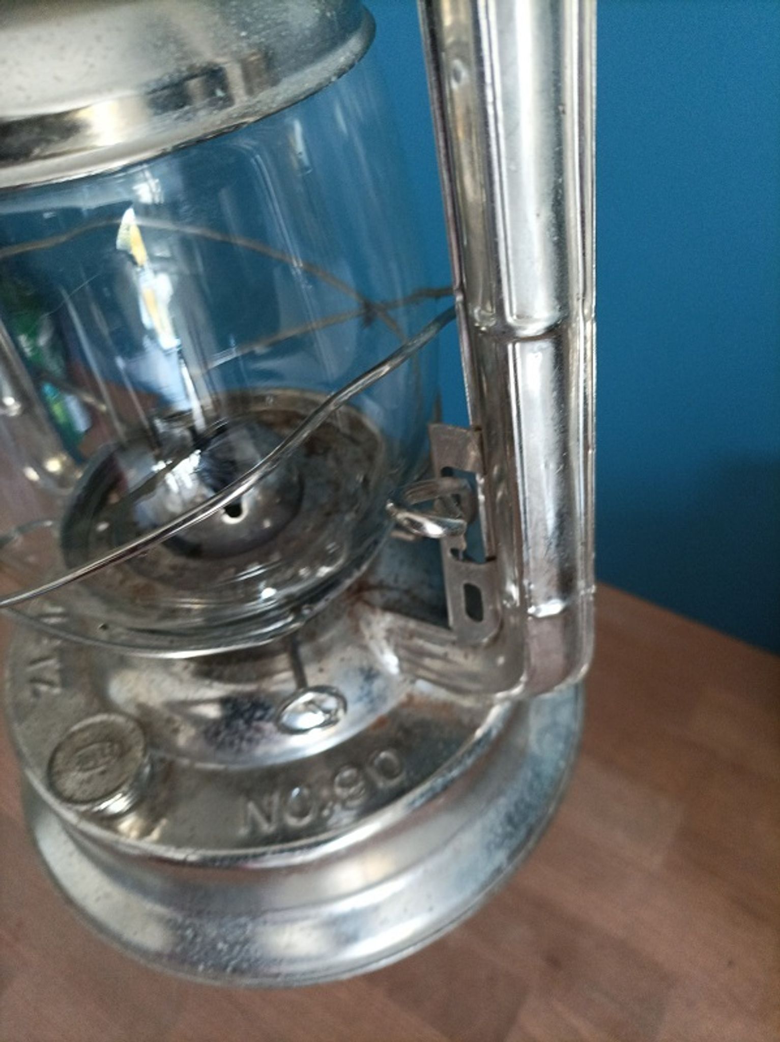 Lampe tempête métal patiné rétro galvanisée pétrole