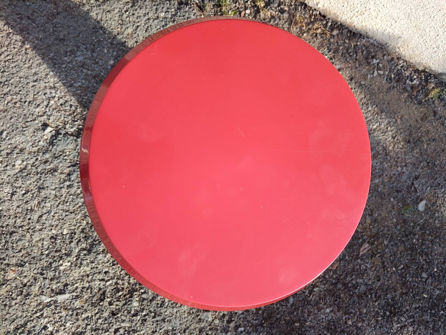 Italian design stool Tam Tam red – 70s spirit