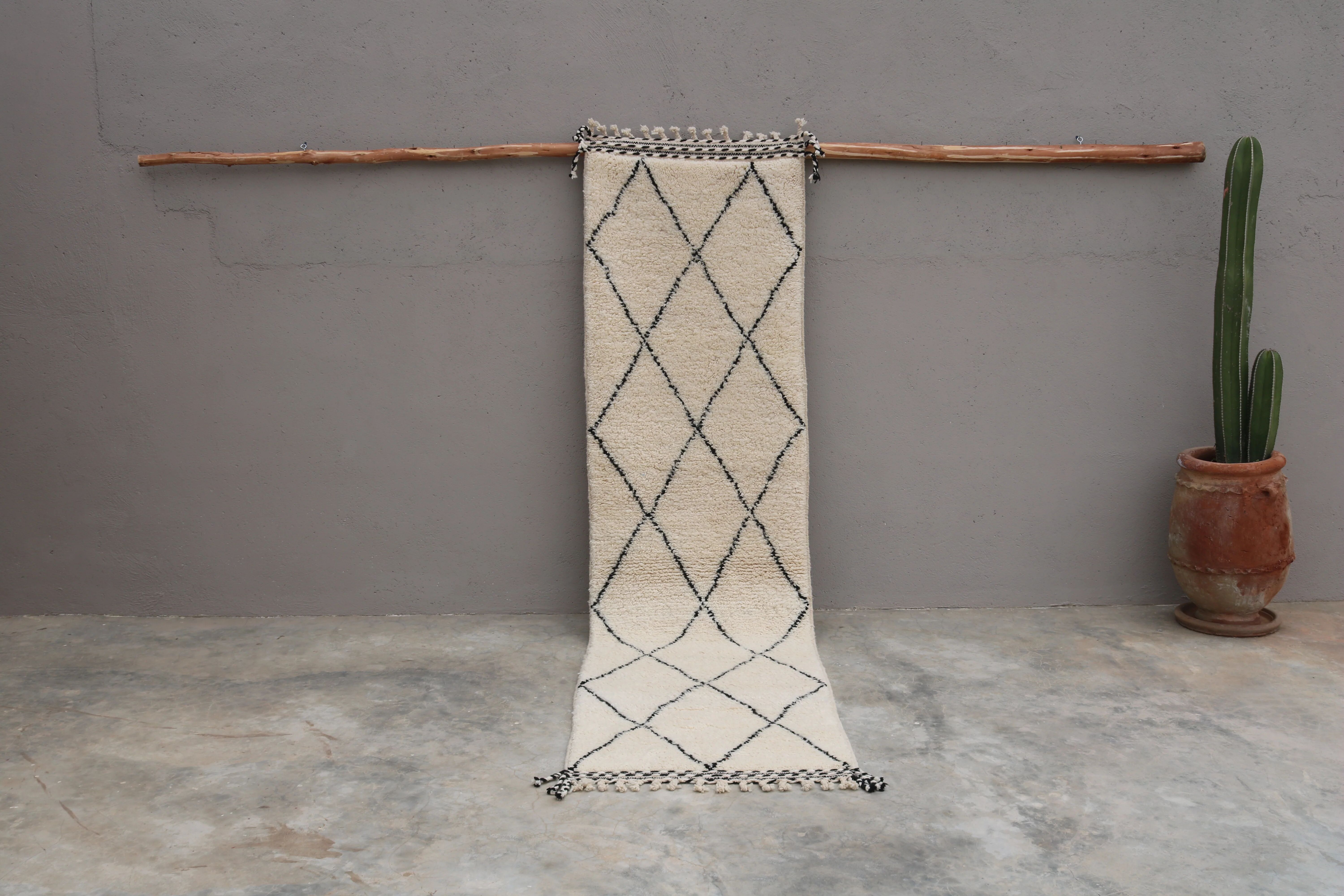 Beni Ouarain rug, 305 x 80 cm - R314