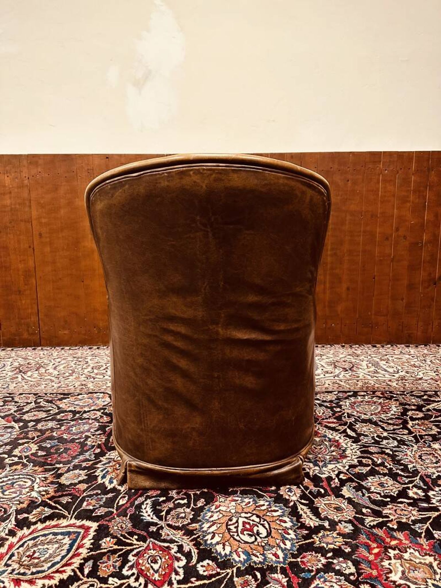 Fauteuil Chesterfield anglais en cuir marron