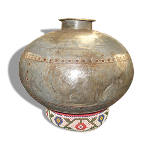 Old pot matka in water (ideal vase) hammered metal / round base