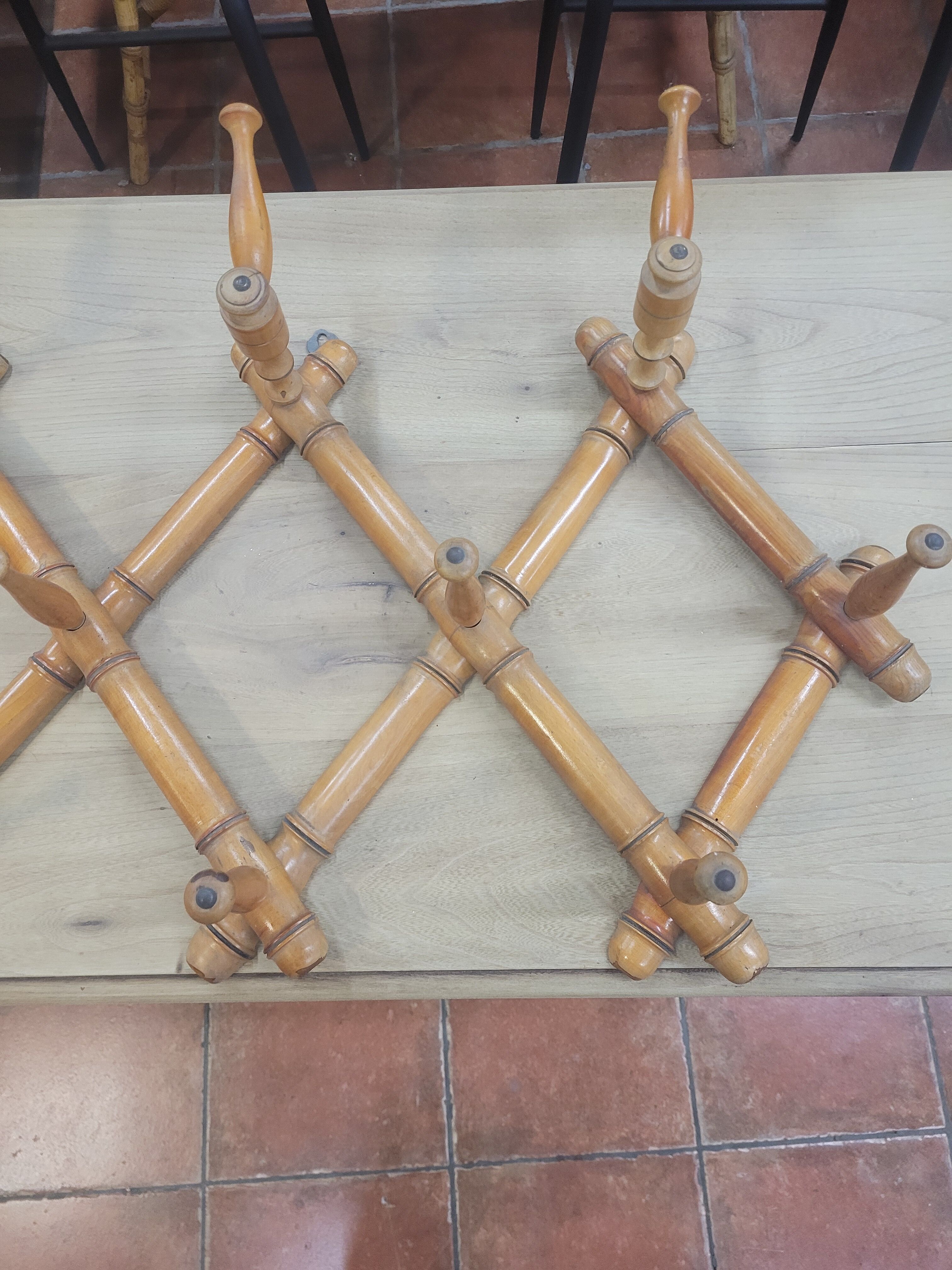 Bamboo wooden accordion wall coat holder