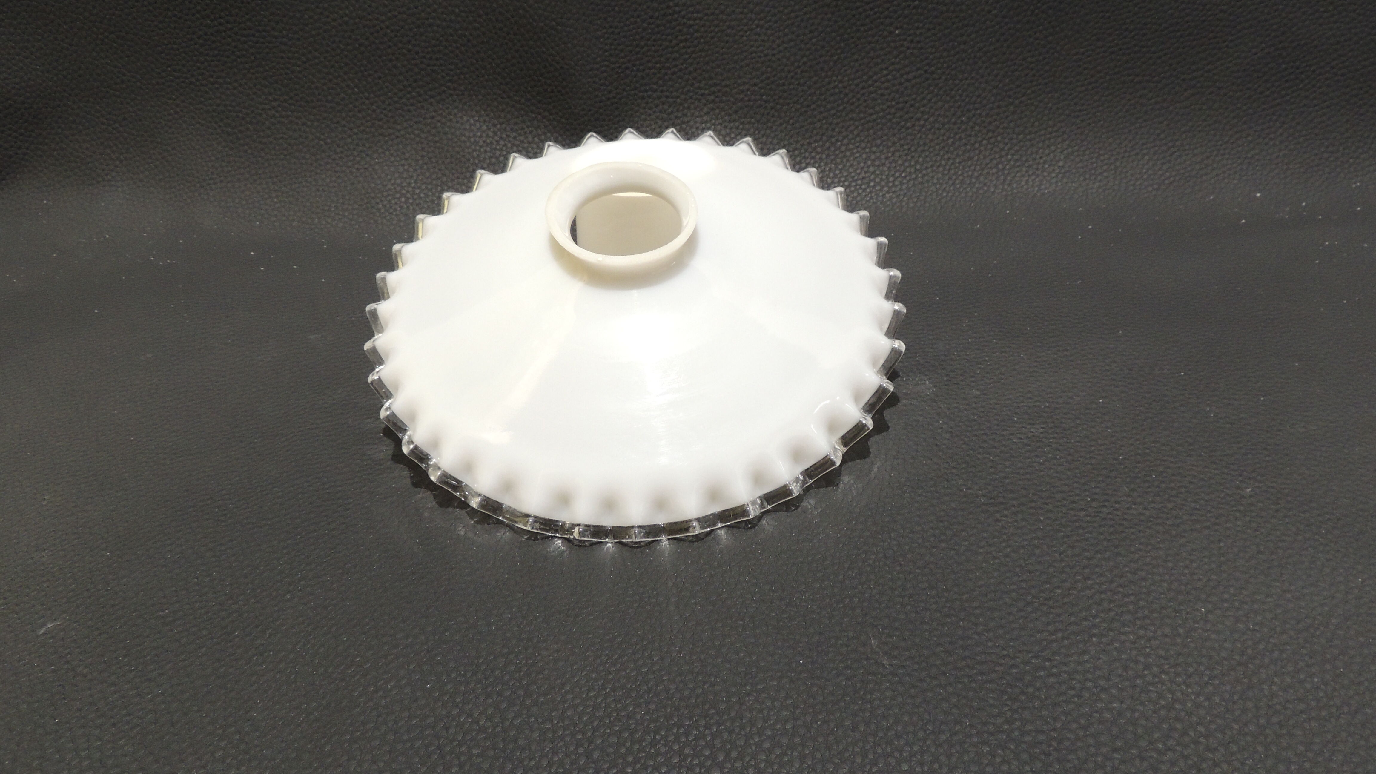 Pendant lamp Opaline white serrated / vintage / lampshade