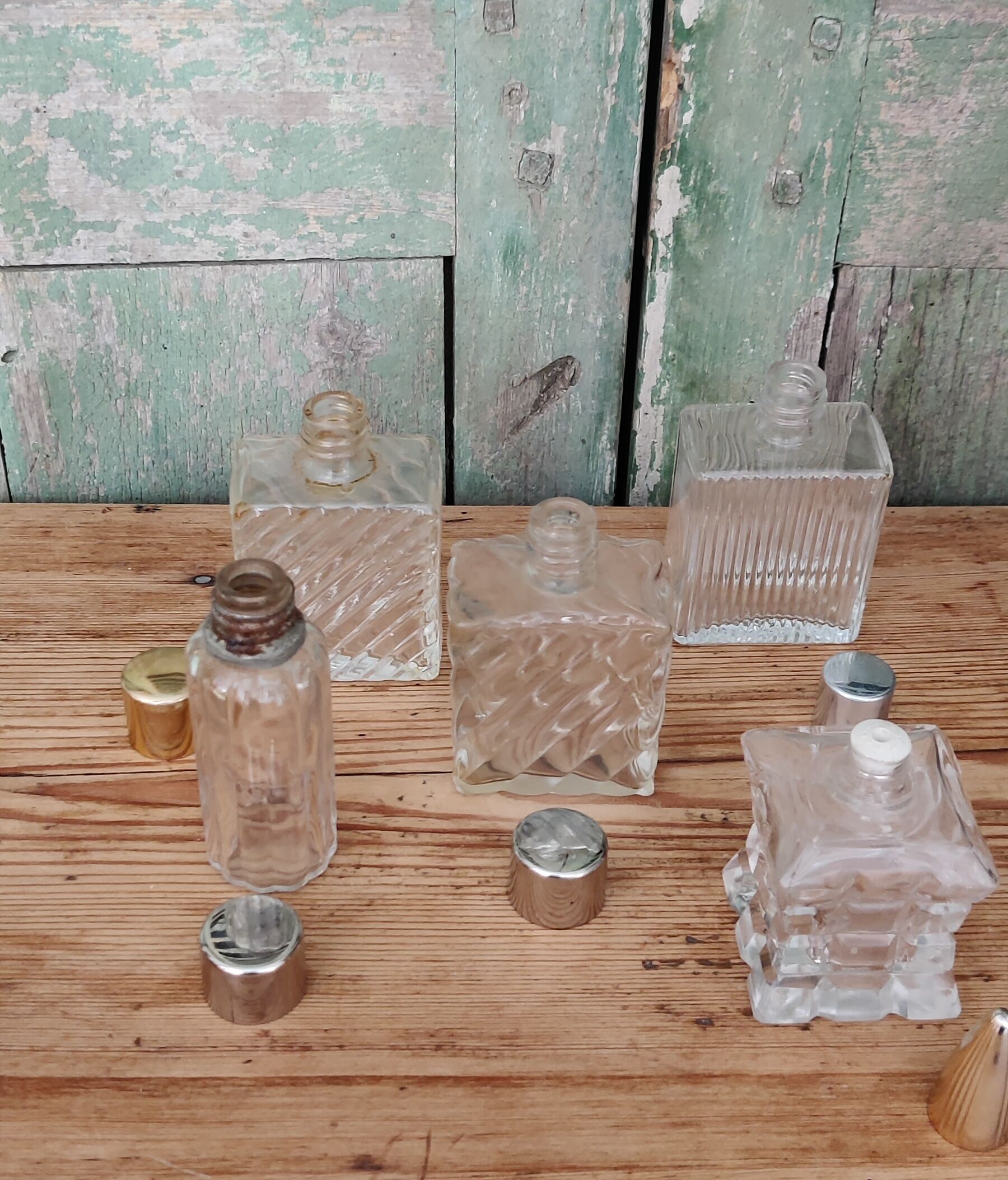 Lot de 5 flacons de toilette en verre