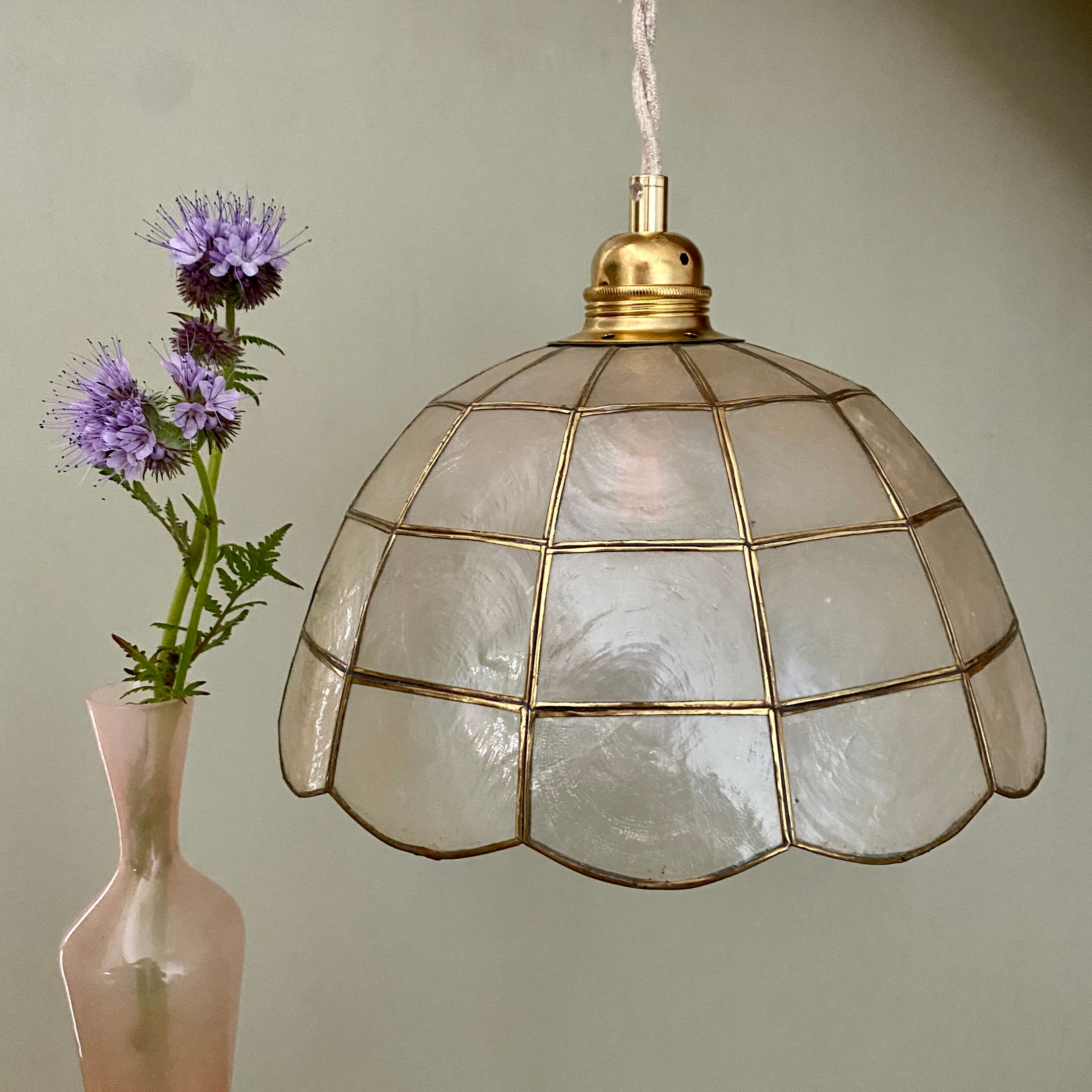 Vintage lampshade in mother-of-pearl and brass