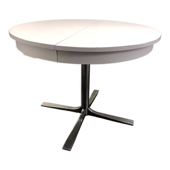 Table ronde Rosalie à rallonges blanc et pied chromé vers 1970