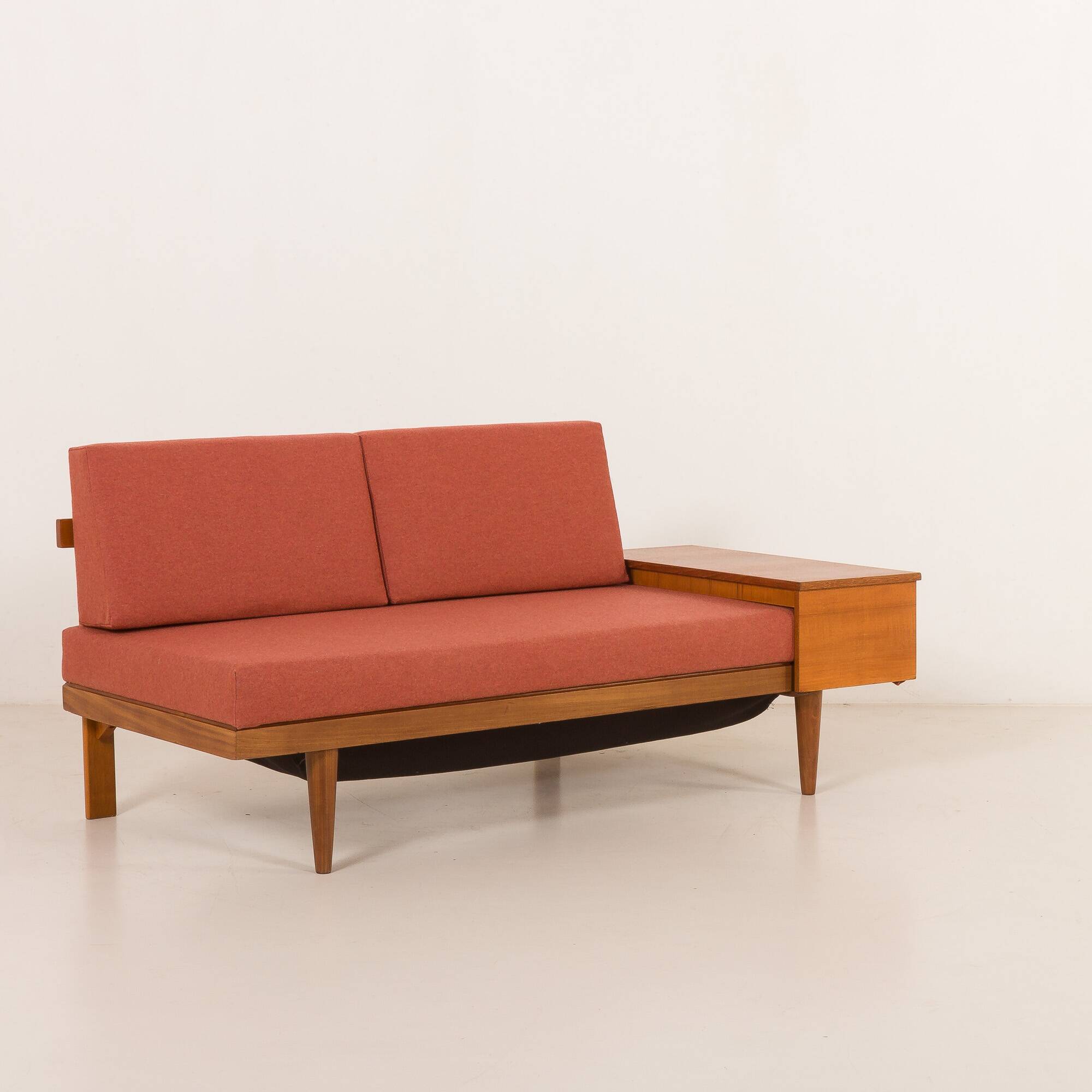 Lit de jour Svane par Igmar Relling, Norvège années 1960.