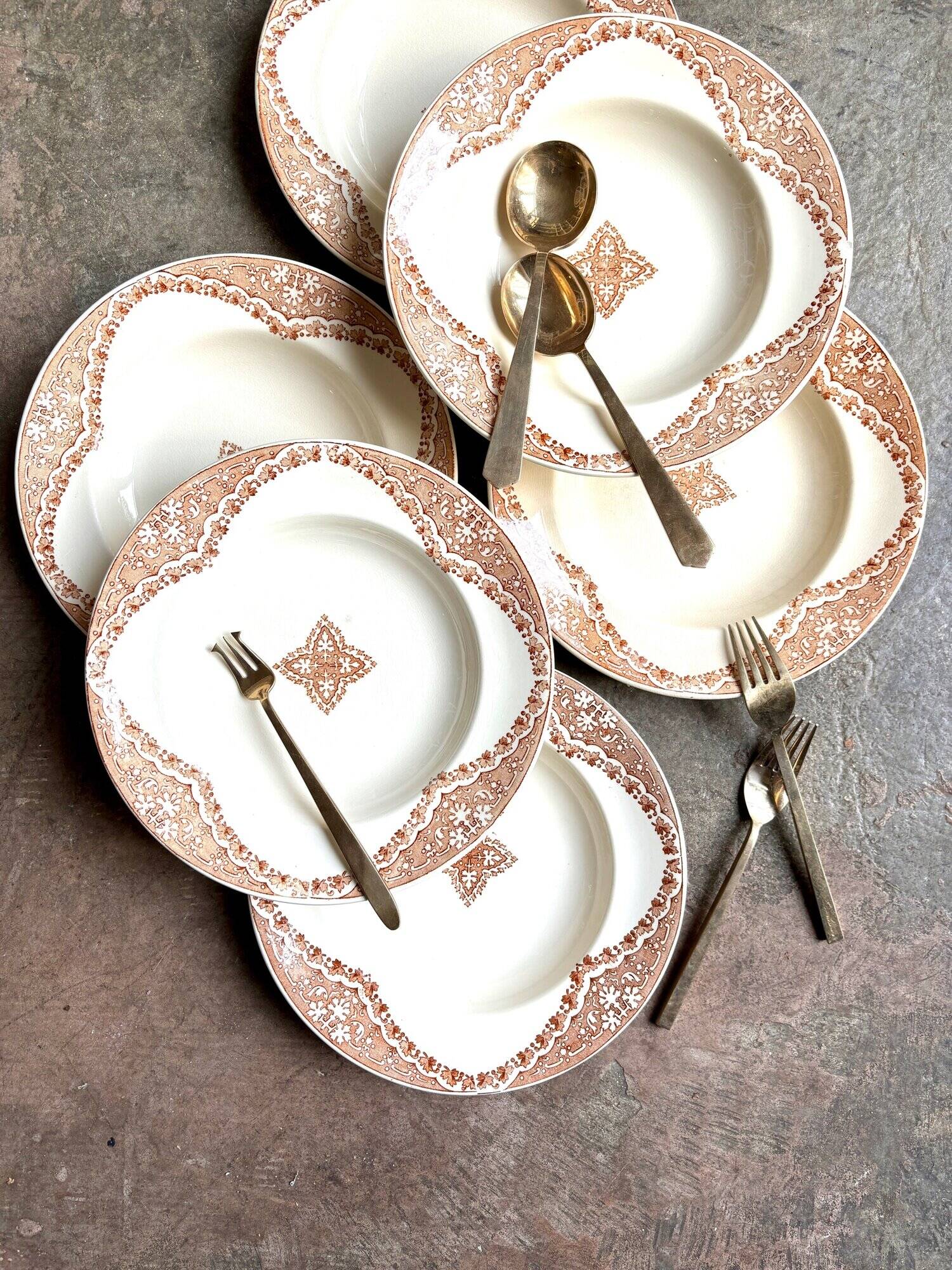 6 Longwy hollow plates in iron clay, "Andalusian" service