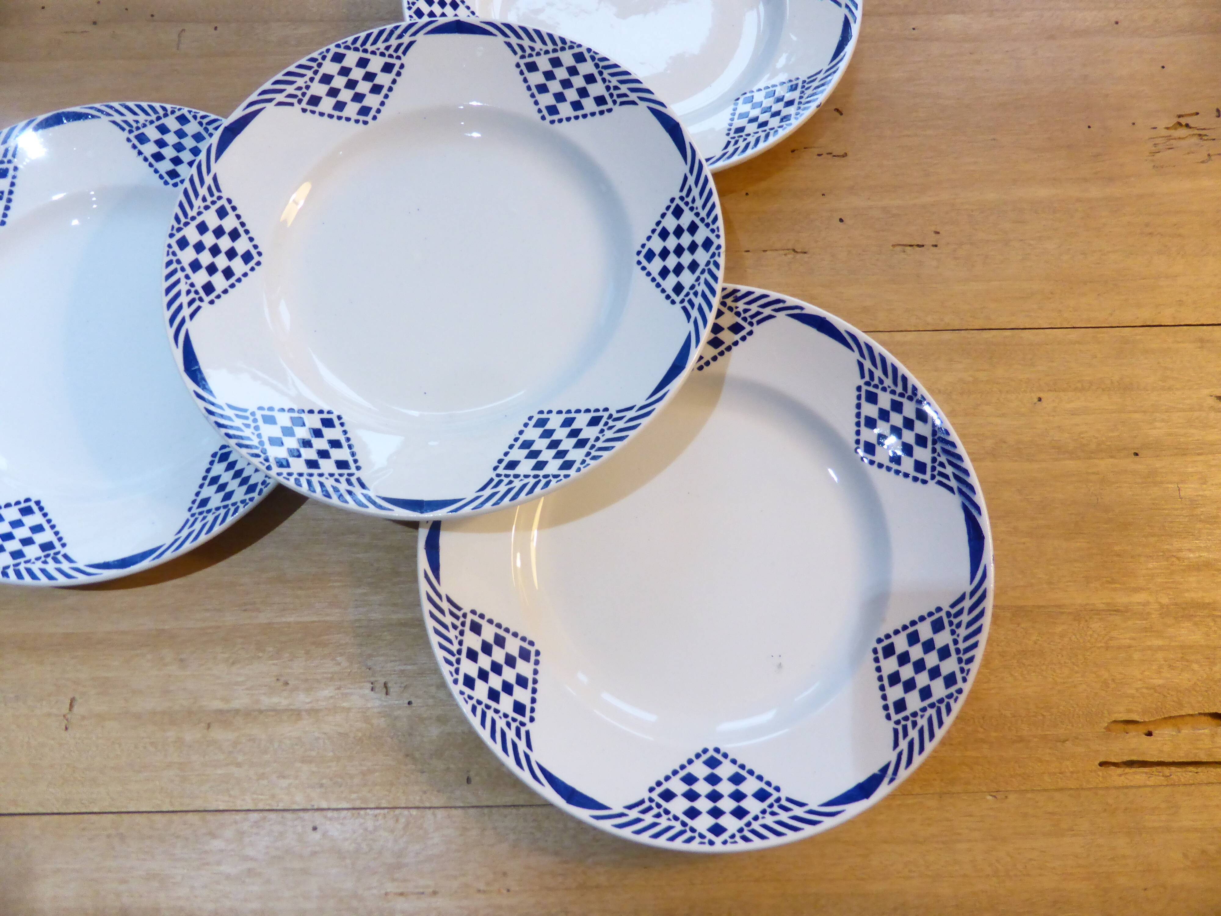 4 flat plates Moulin des Wolves and Hamage model Pantin