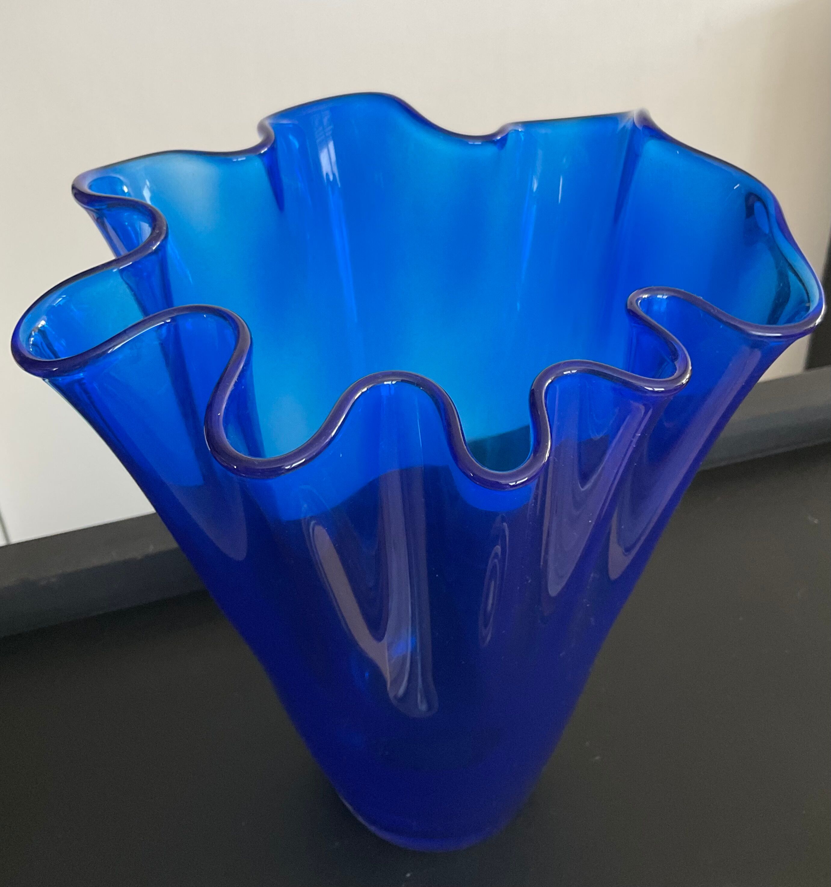 Vintage handkerchief vase made of glass paste