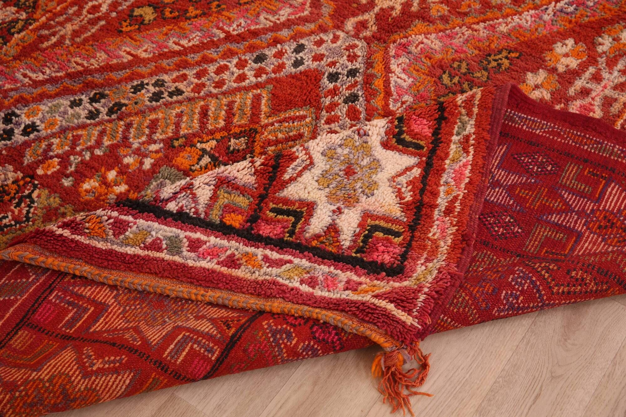 Vintage Moroccan Wool Rug 214 x 325 cm, Berber Handmade Rug Unique