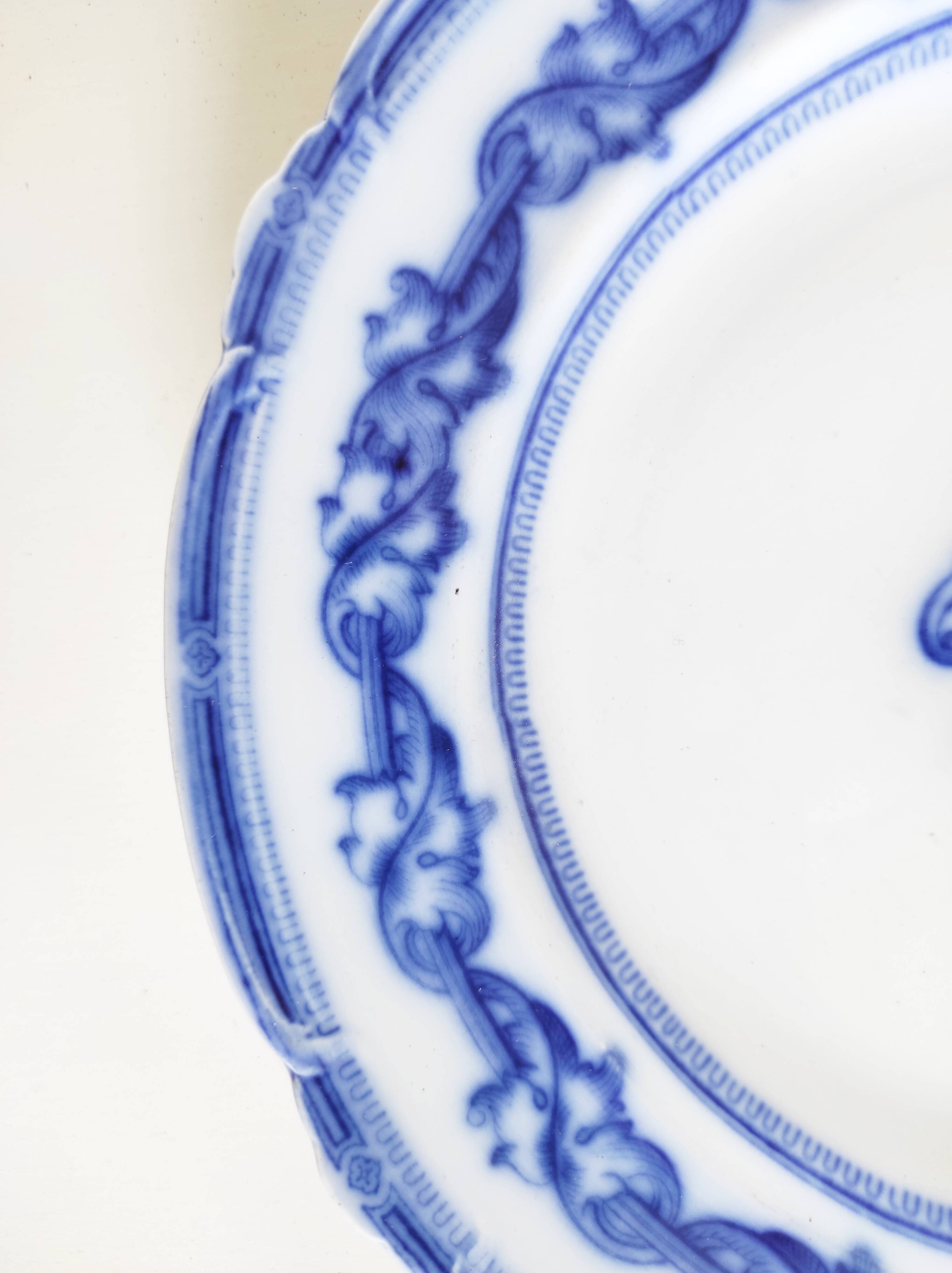 Pair of English earthenware plates, leaf pattern.