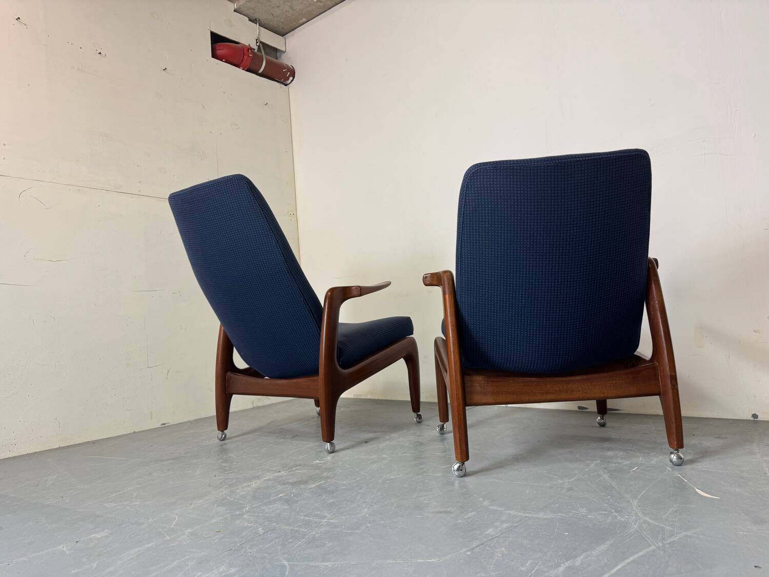 Ensemble de 2 chaises longues en teck de style moderniste danois du milieu du siècle, années 1960