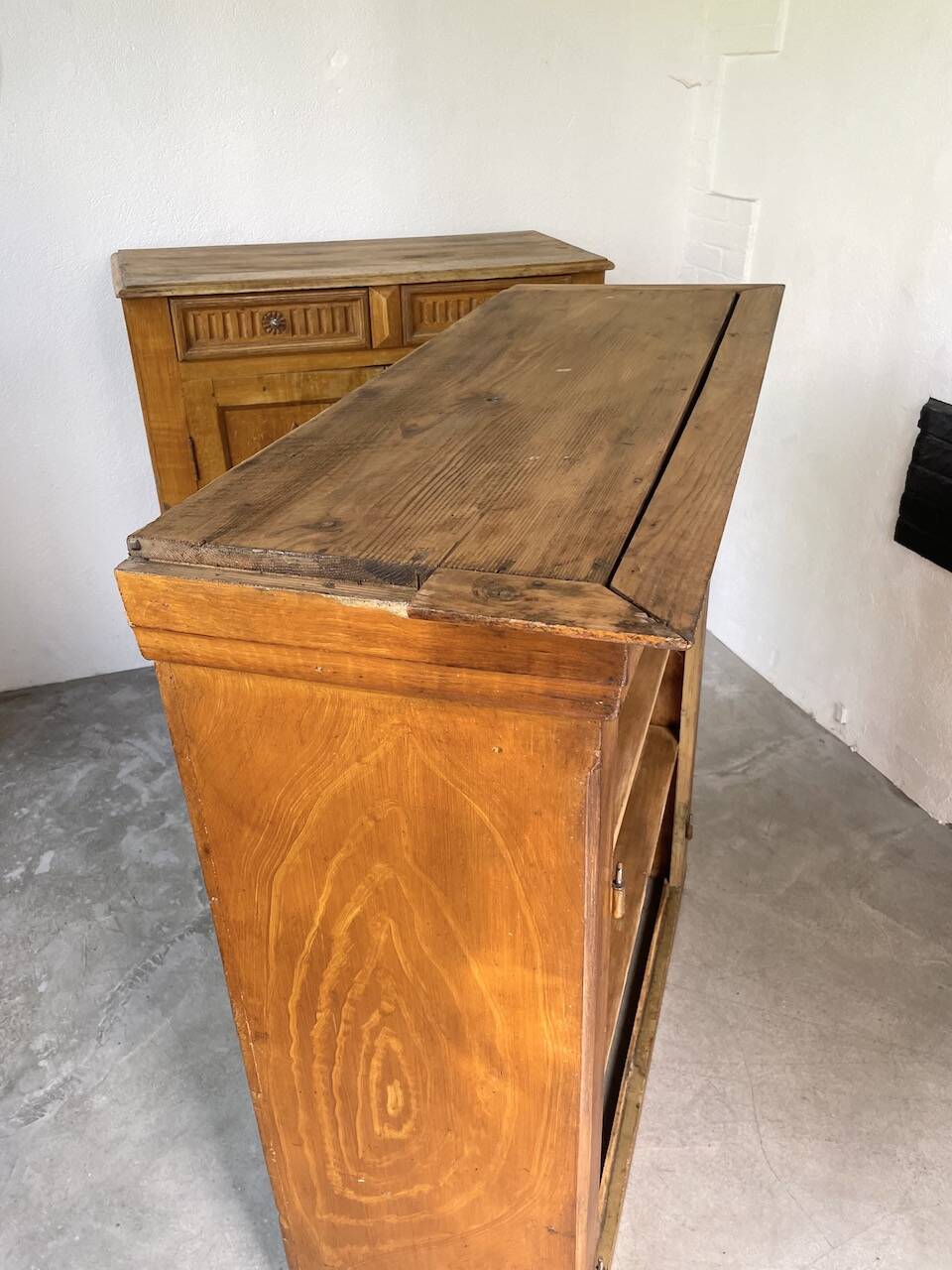 Two-body grocery cabinet, 1900