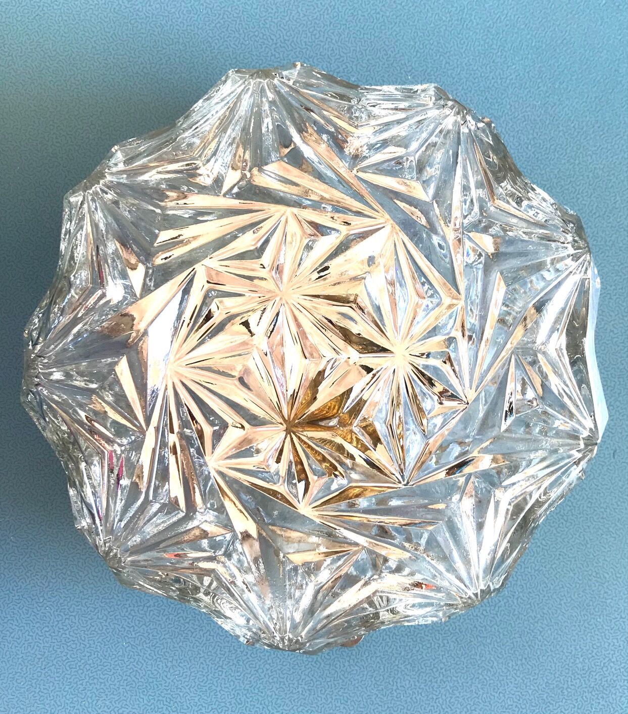 Round ceiling light in chissed glass