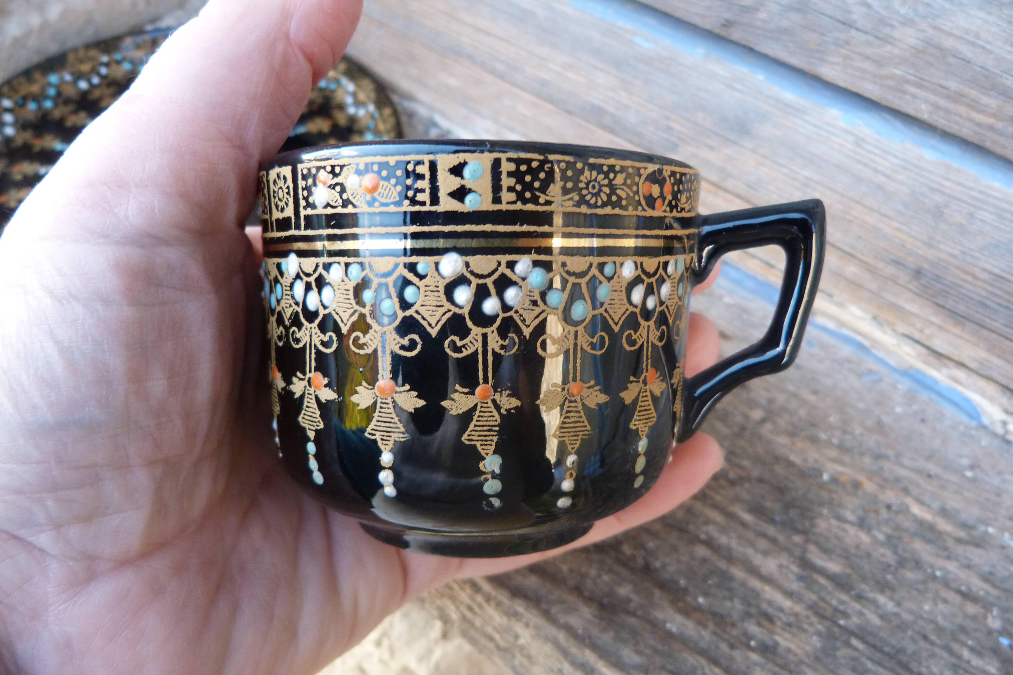 Tasse et soucoupe céramique anglaise noire émaillée