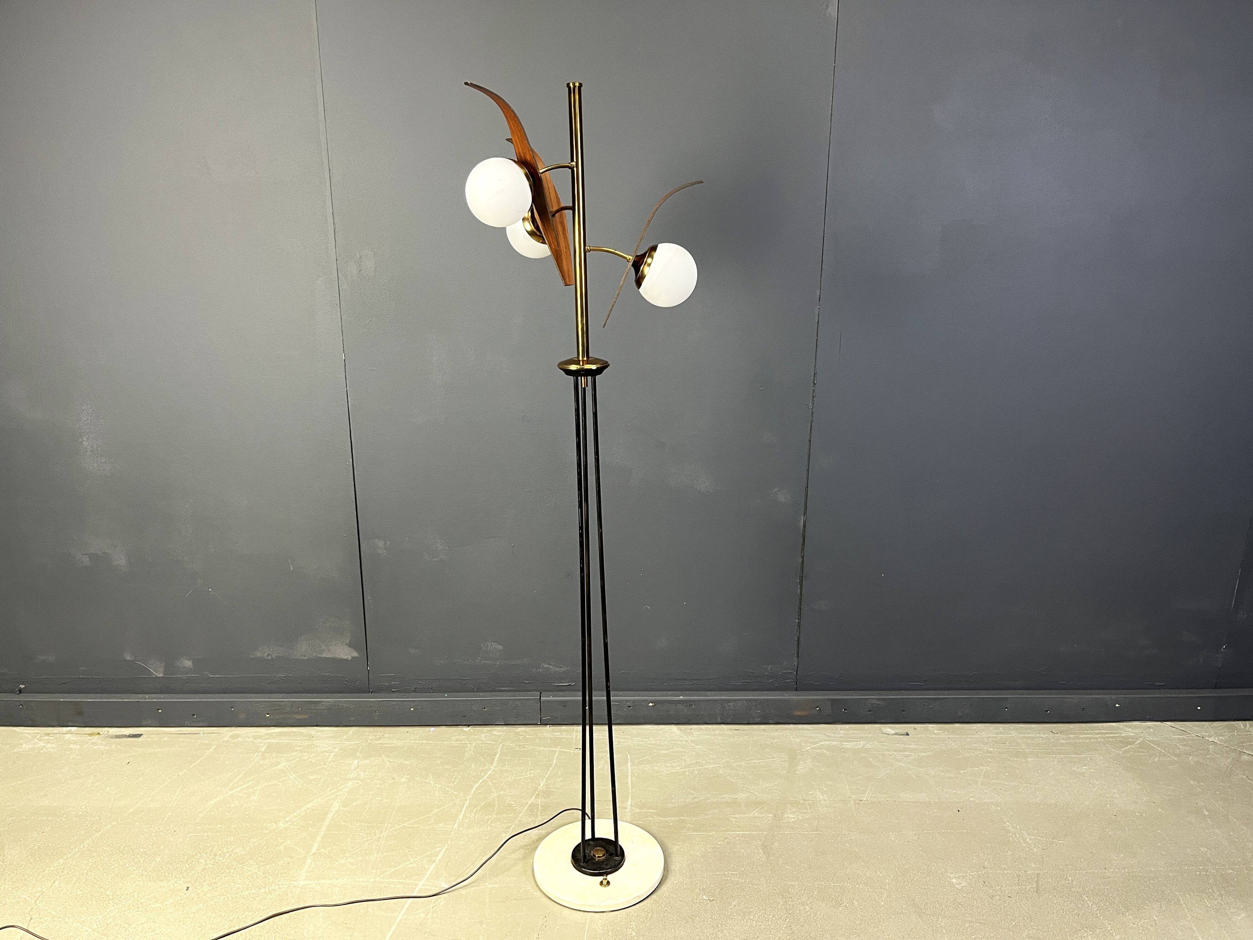 Mid century italian floor lamp attr. to Stilnovo, 1950s